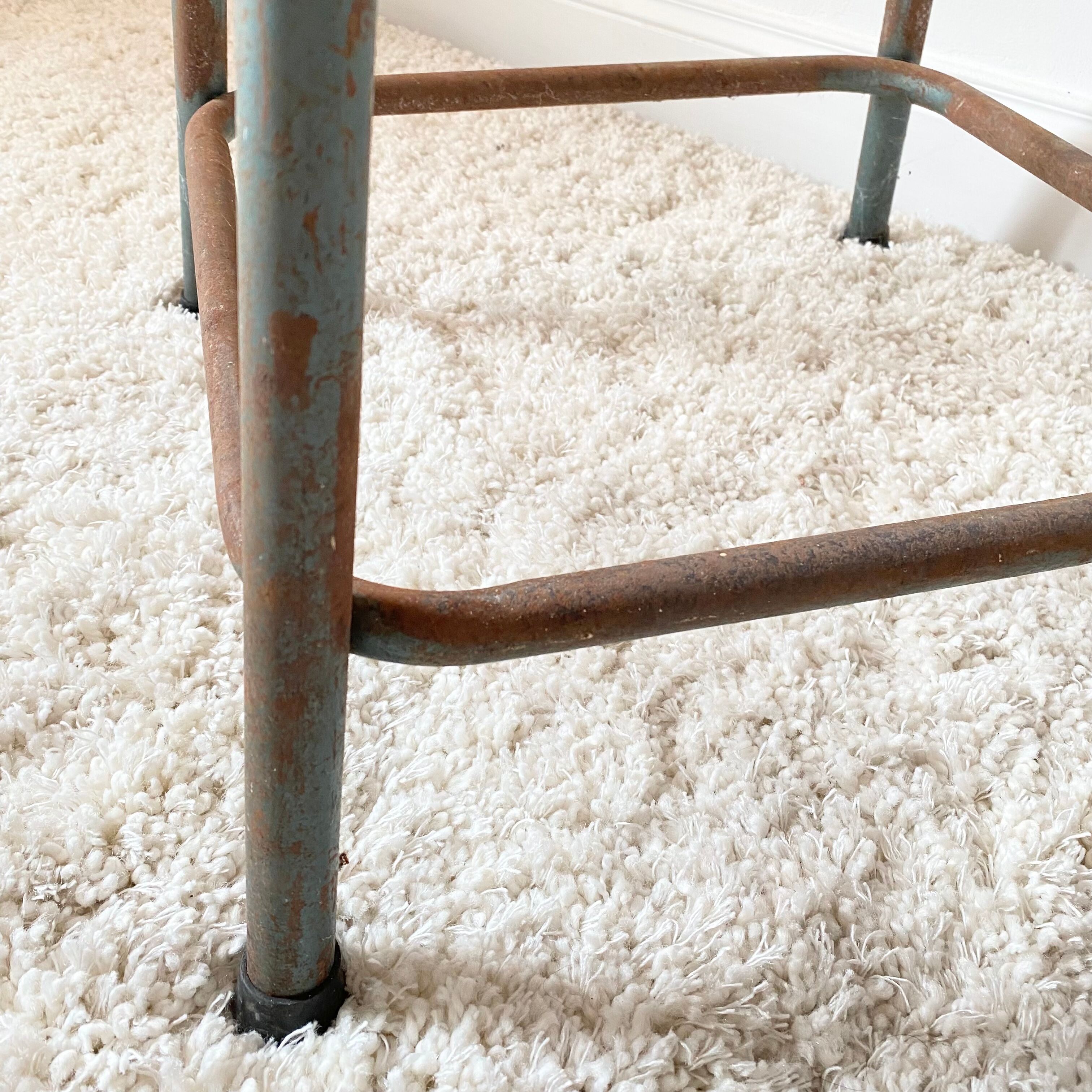 Bar stool / industrial top (workshop)