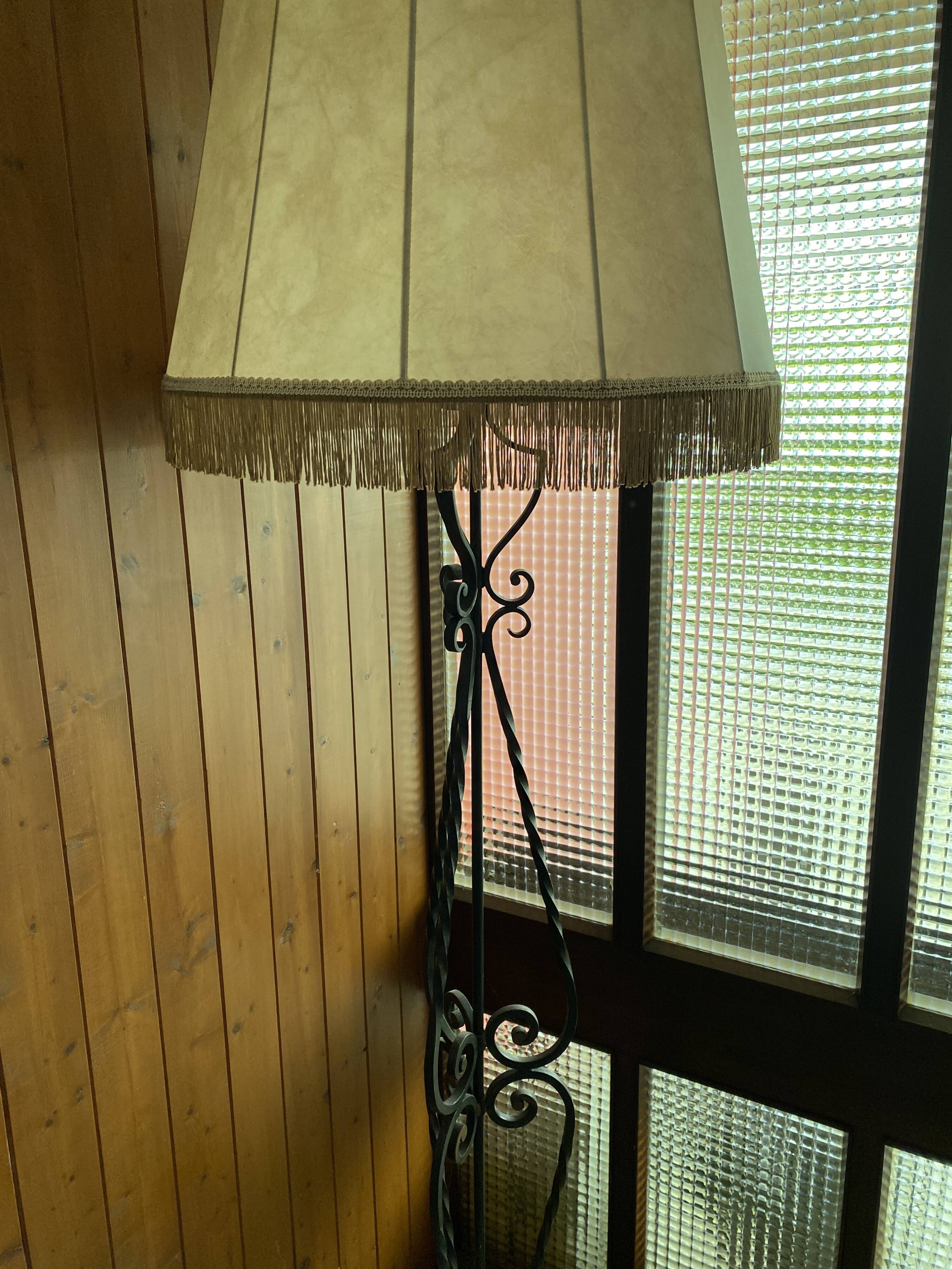 Floor lamp