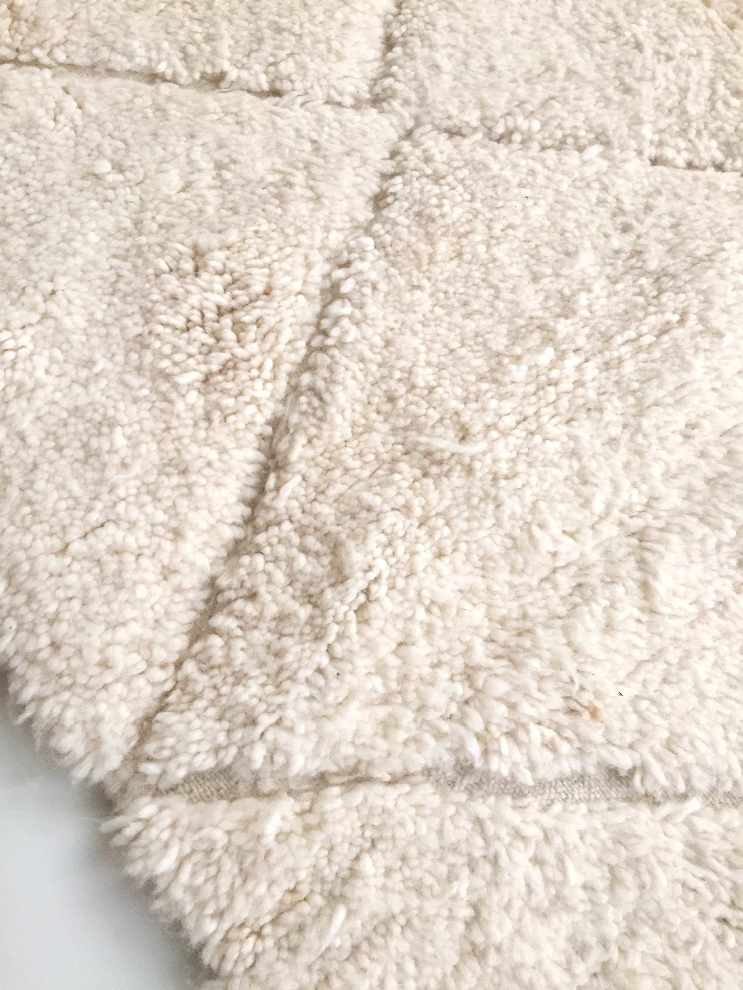 Moroccan Berber carpet Beni Ouarain ecru uni with engraved diamonds 218x142cm