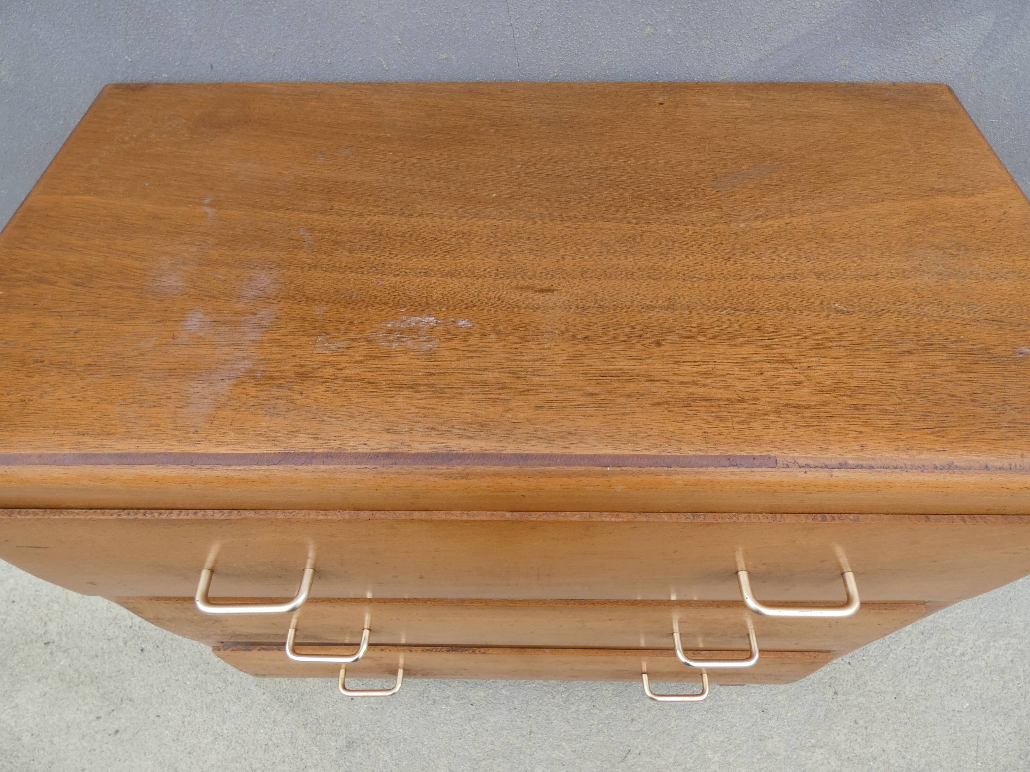 commode vintage en bois pieds compas