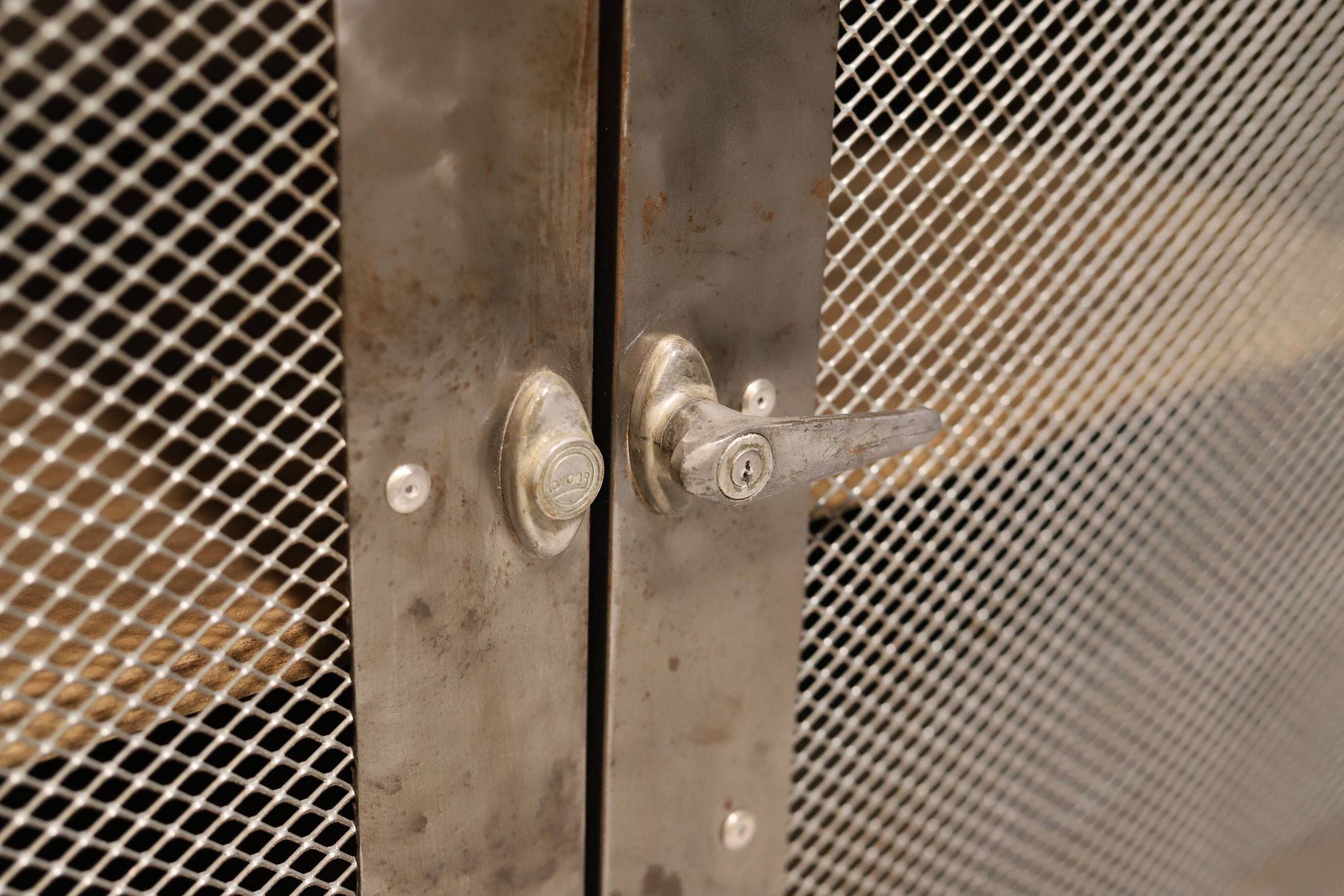 Armoire en fer industriel des années 1950, Tchécoslovaquie