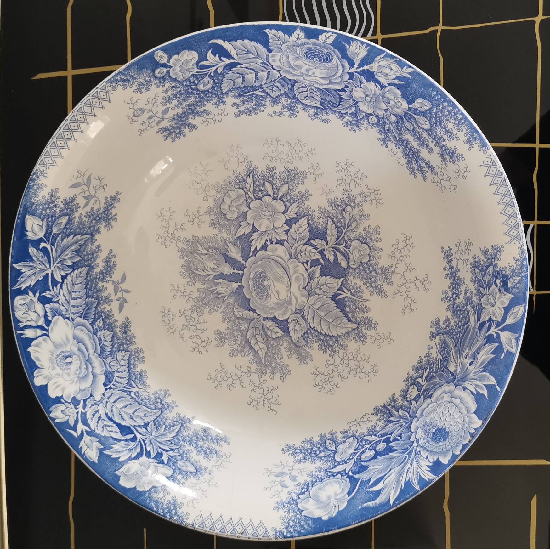 Iron earthenware salad bowl Sarreguemines U & C model "Jardinière"