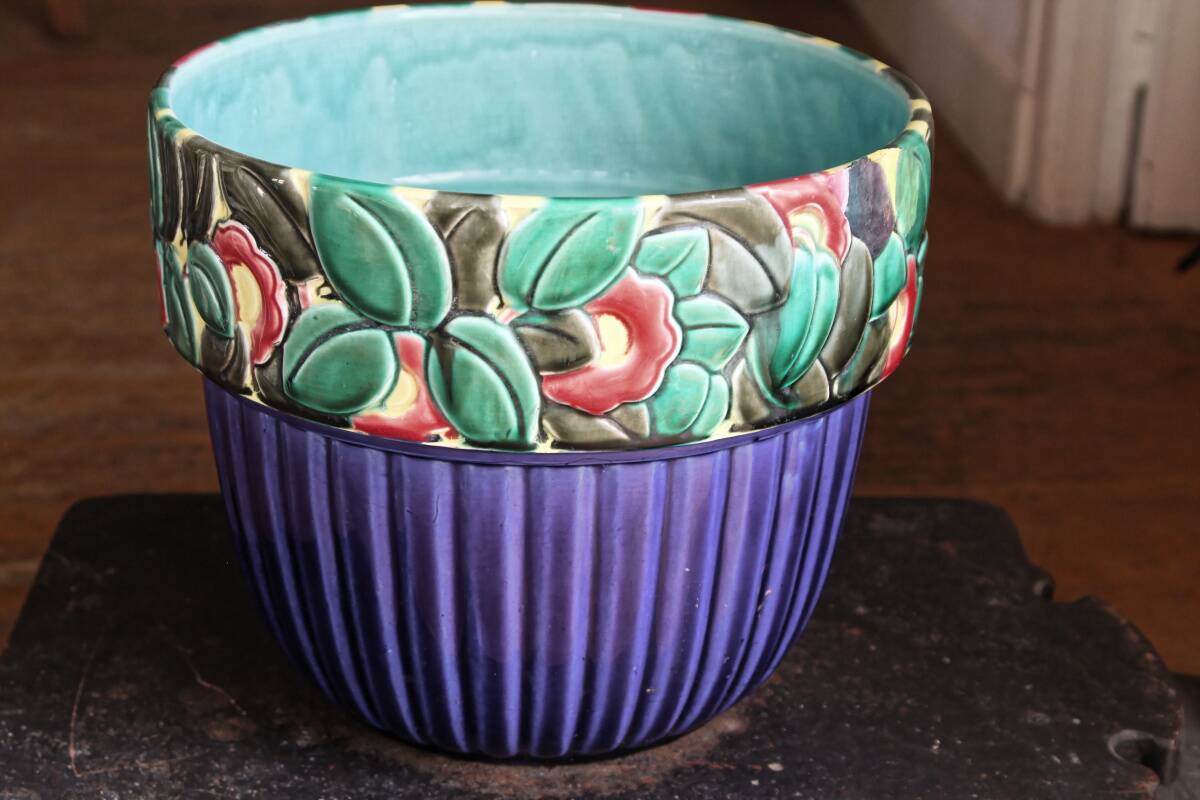 Art deco slip planter, Orchies