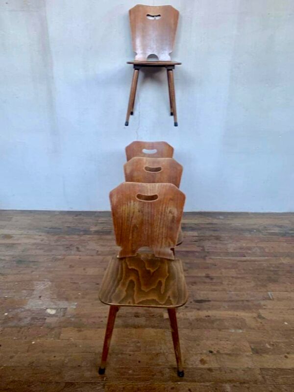 Série de 4 chaises bistrot rustiques vintage en bois thermoformé