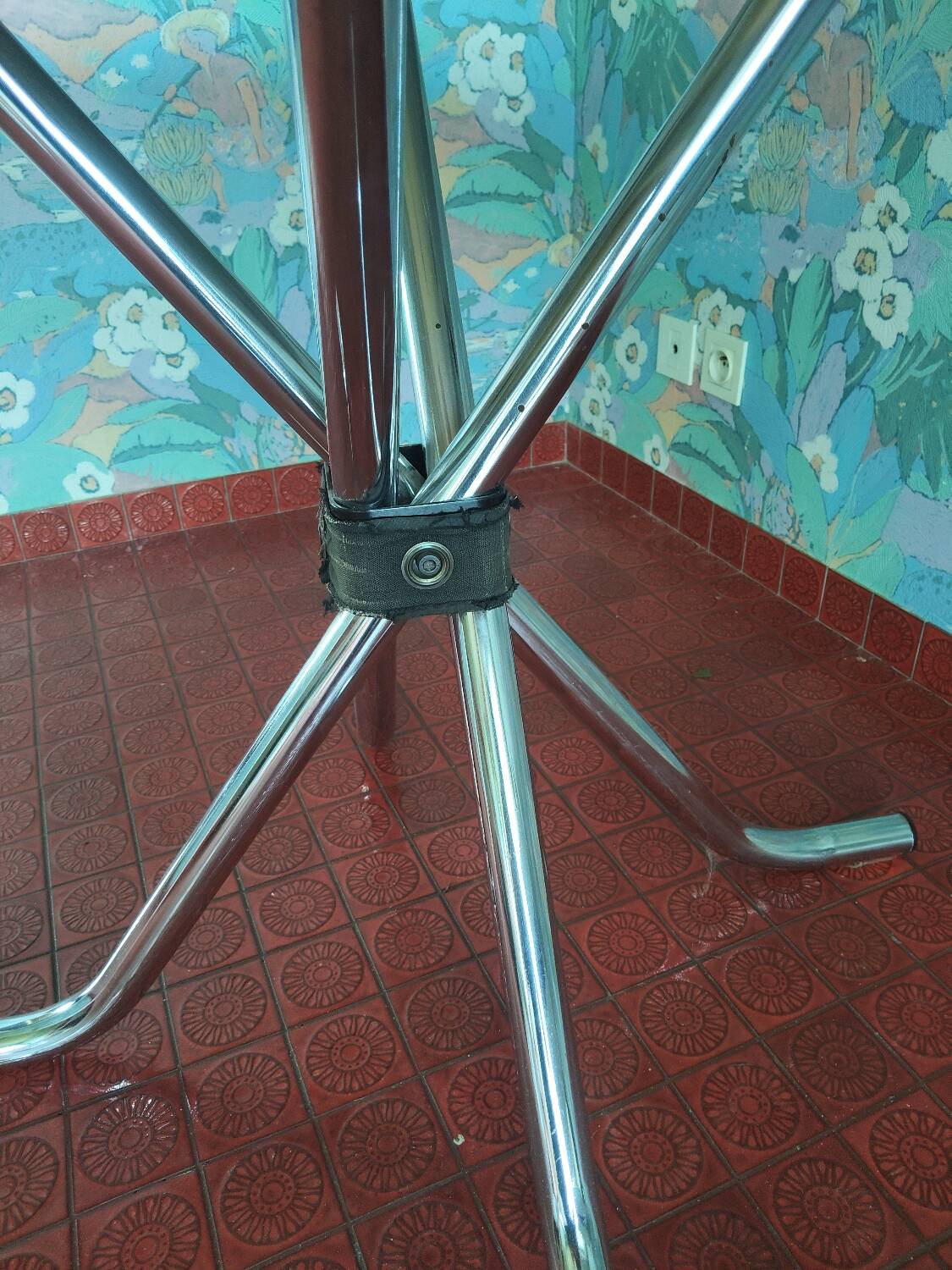 Vintage round table in smoked glass and chrome steel – 1970s design