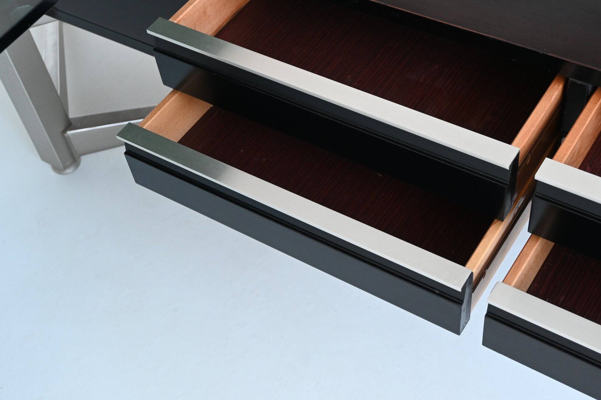 Bureau d'angle exécutif Abbondinterni en acajou et verre, Italie, 1970