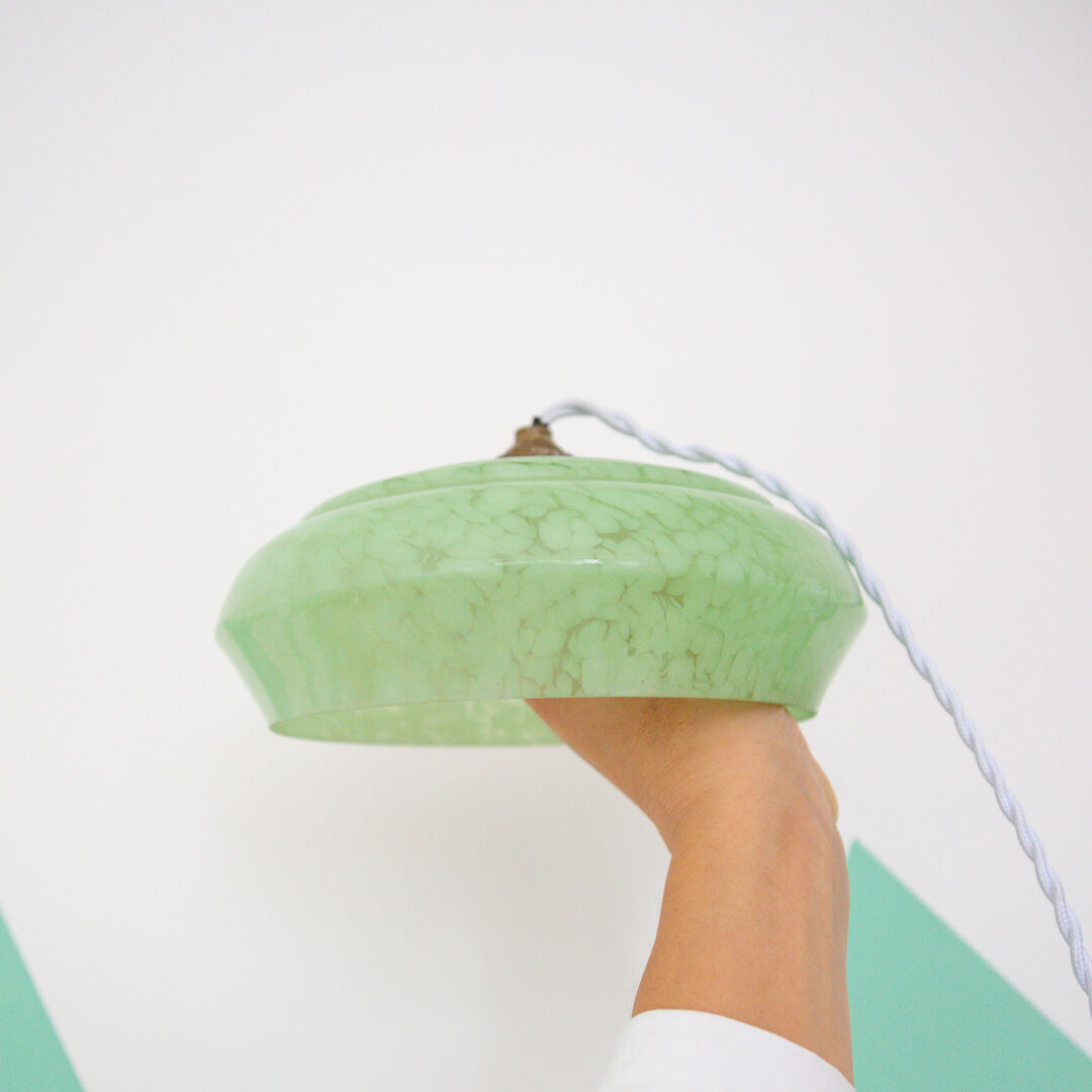 Green clichy glass suspension
