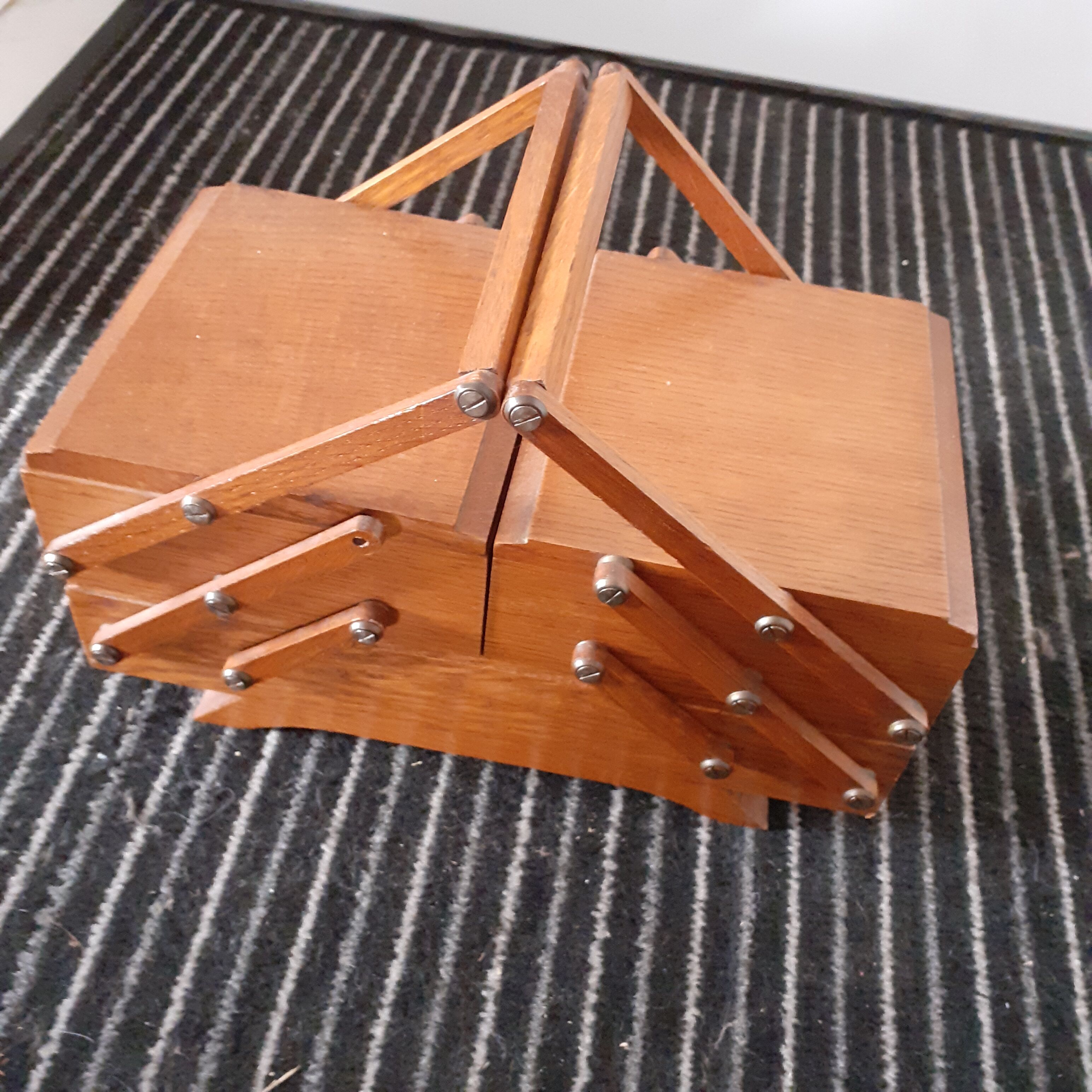 Wooden worker. 3 drawers.