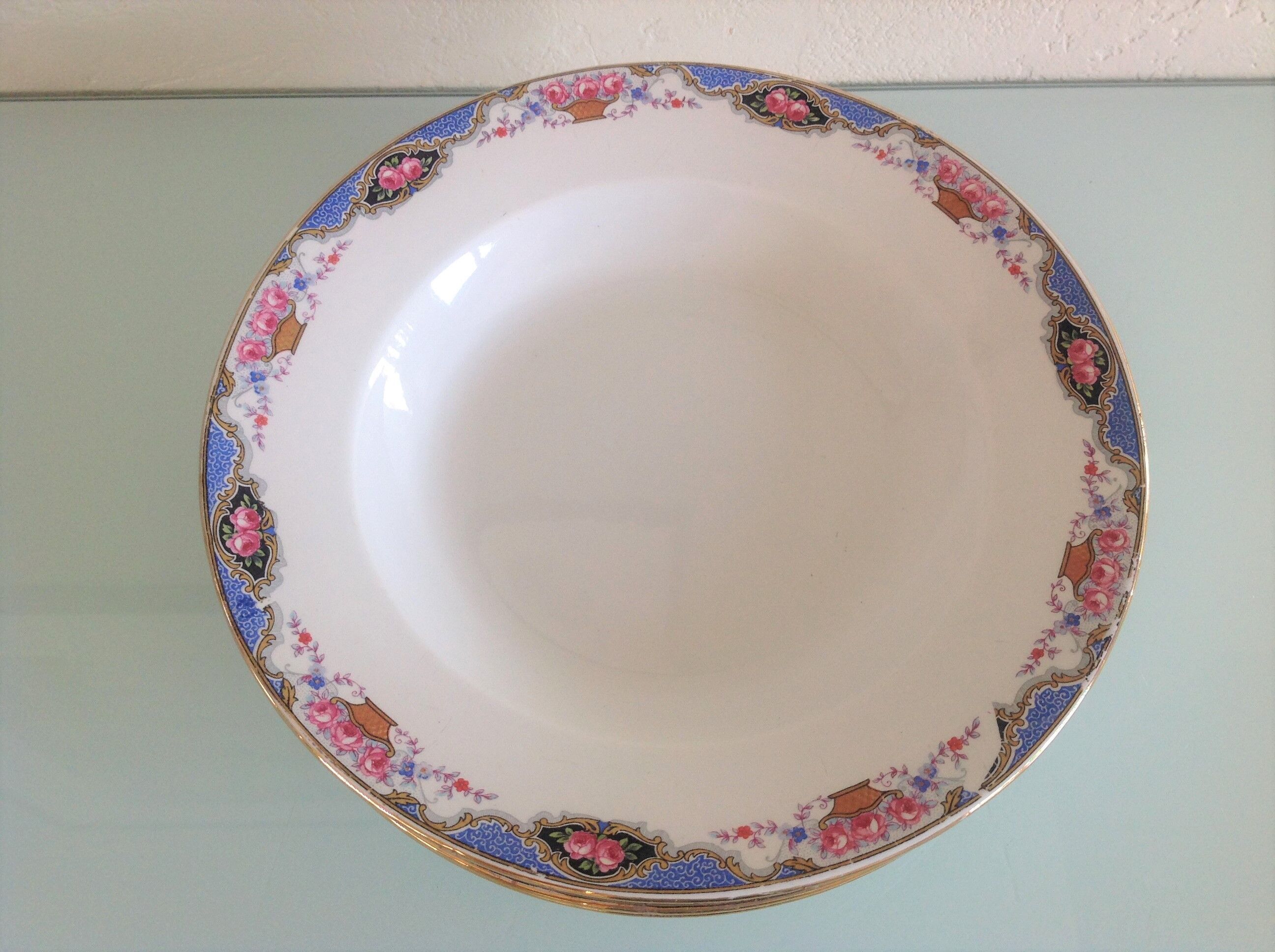 Suite de six assiettes creuses décor paniers de roses par Digoin Sarreguemines vintage années 50-60