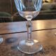 Service de 12 verres en cristal gravé – deux formats assortis, années
