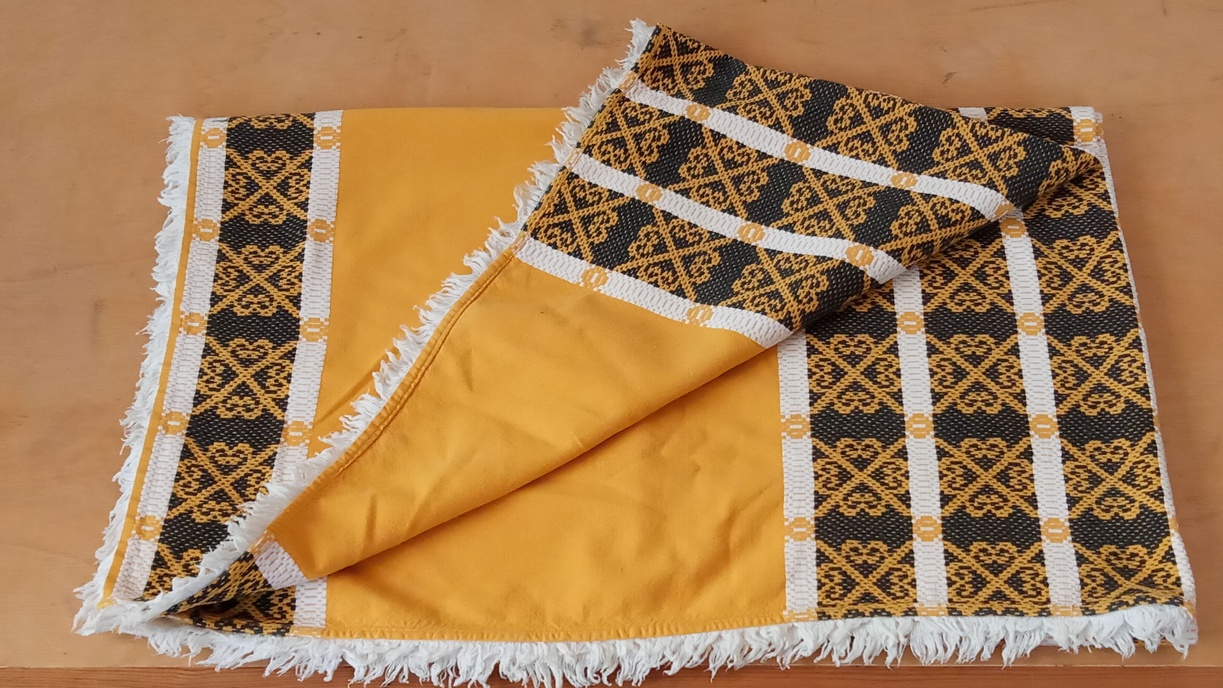 Nappe vintage jaune et noir 140×180cm