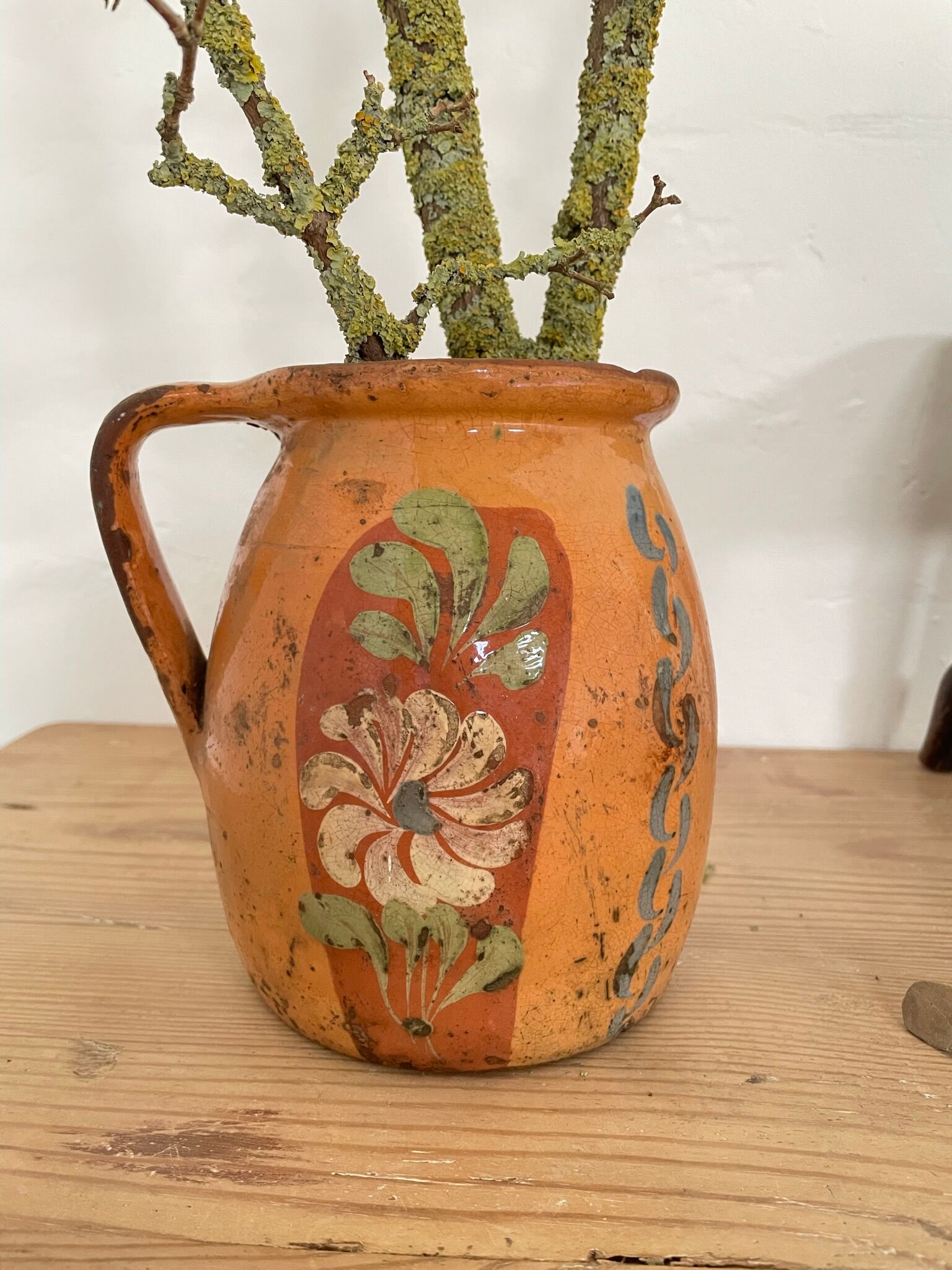 Vase vintage en terre cuite peint à la main