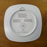 Vintage Scandinavian plate in ceramic by R. Uosikkinen, Arabia Finland