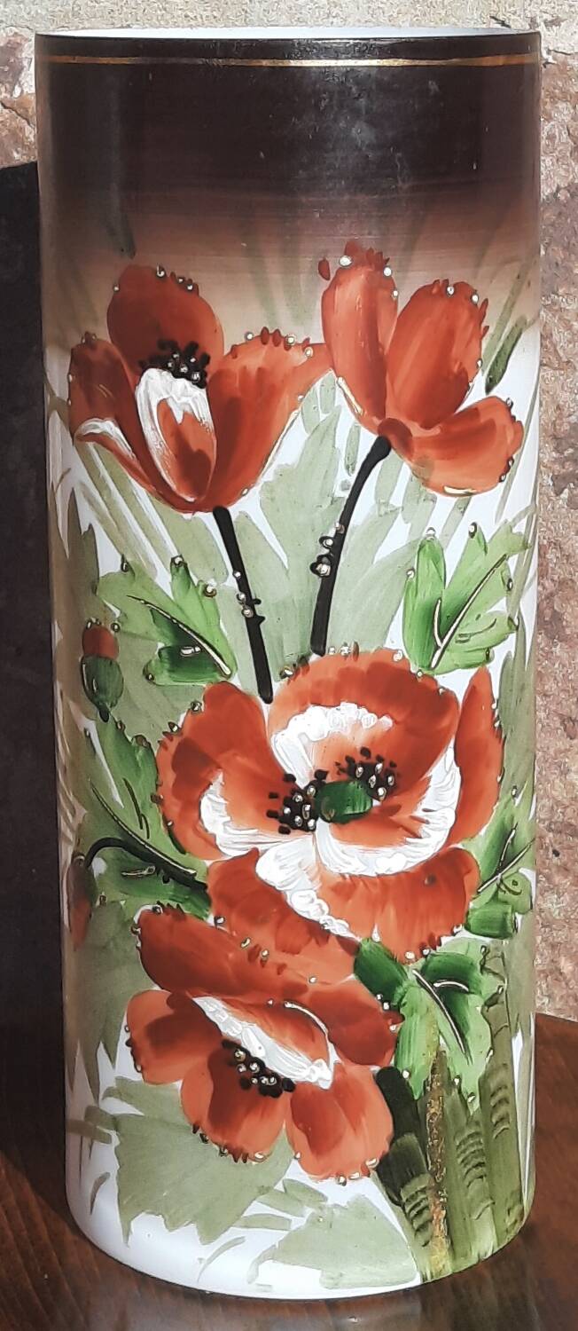Vase rouleau Art Nouveau. (Opaline)