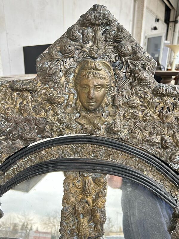 Miroir en laiton et bois noirci de style louis xiii vers 1880 h : 149 cm