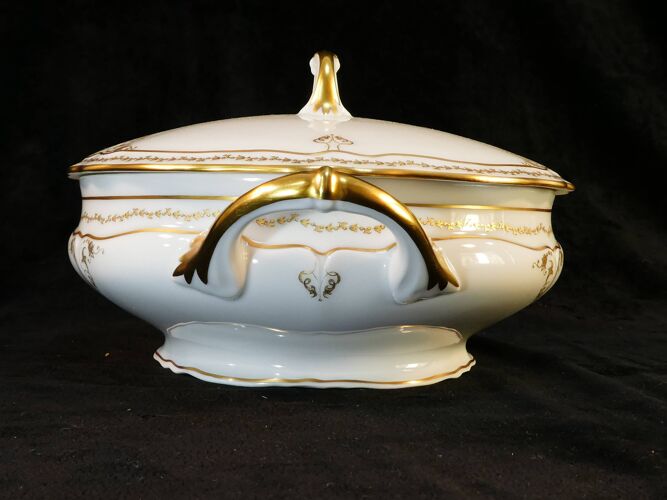 Round soupiere in Limoges porcelain GIRAUD gilded hand painted