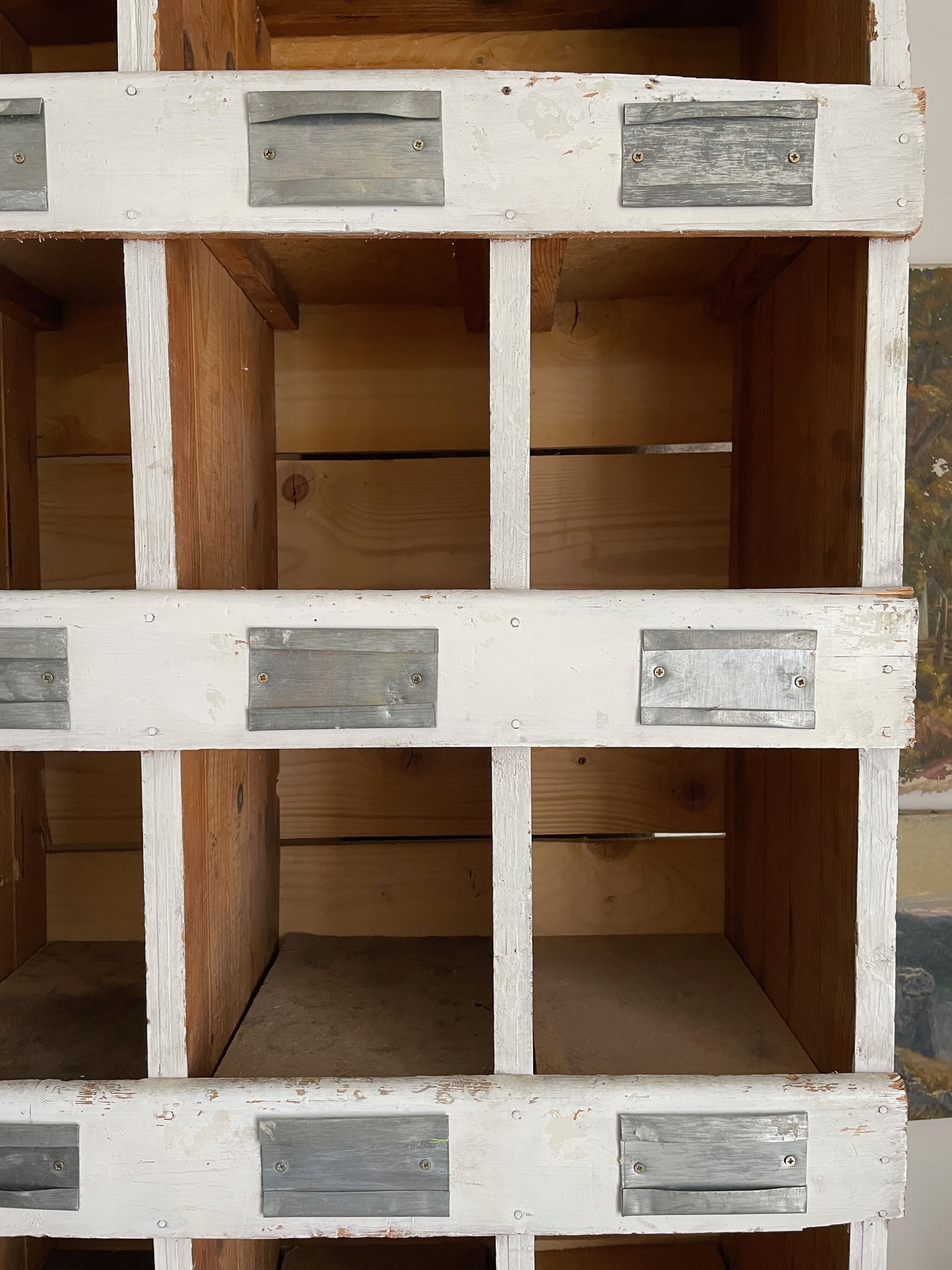 Workshop furniture with lockers