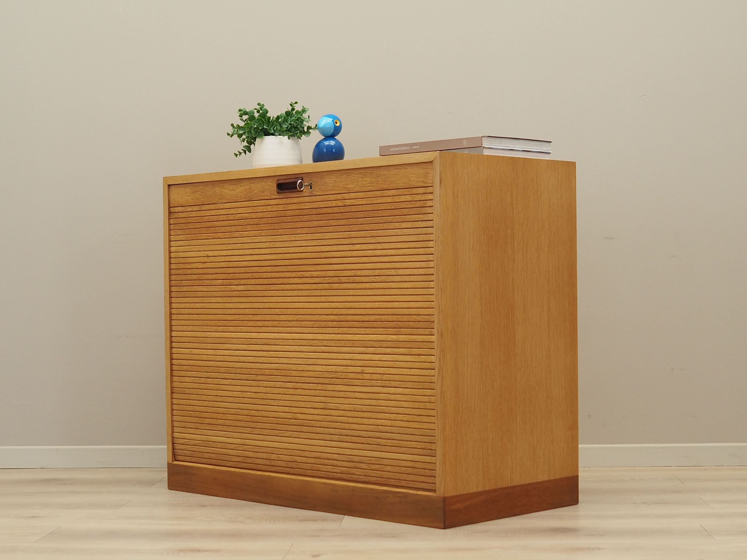 Commode en frêne, design danois, années 1970, fabricant SKM