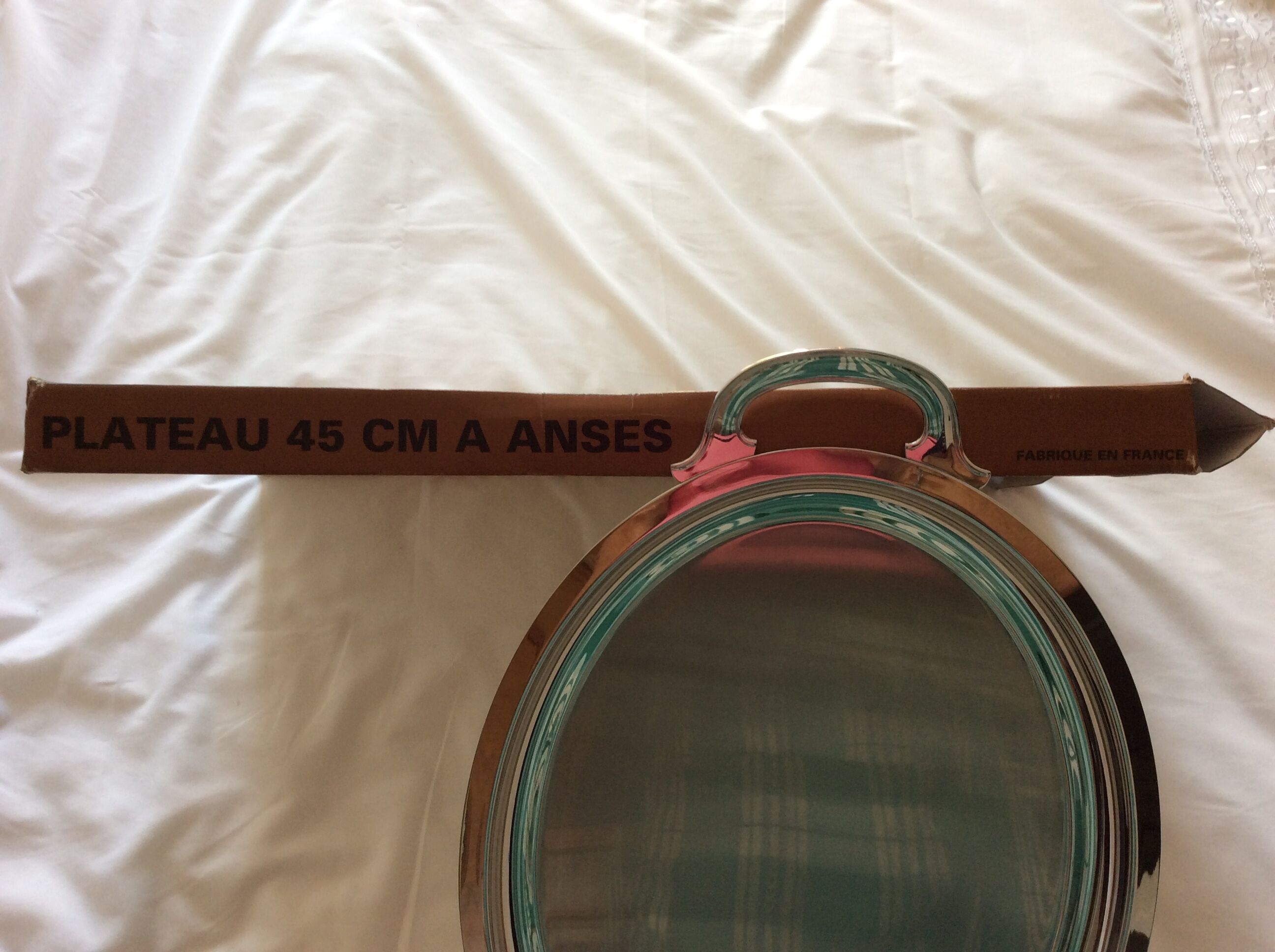 Oval top with stainless steel handles