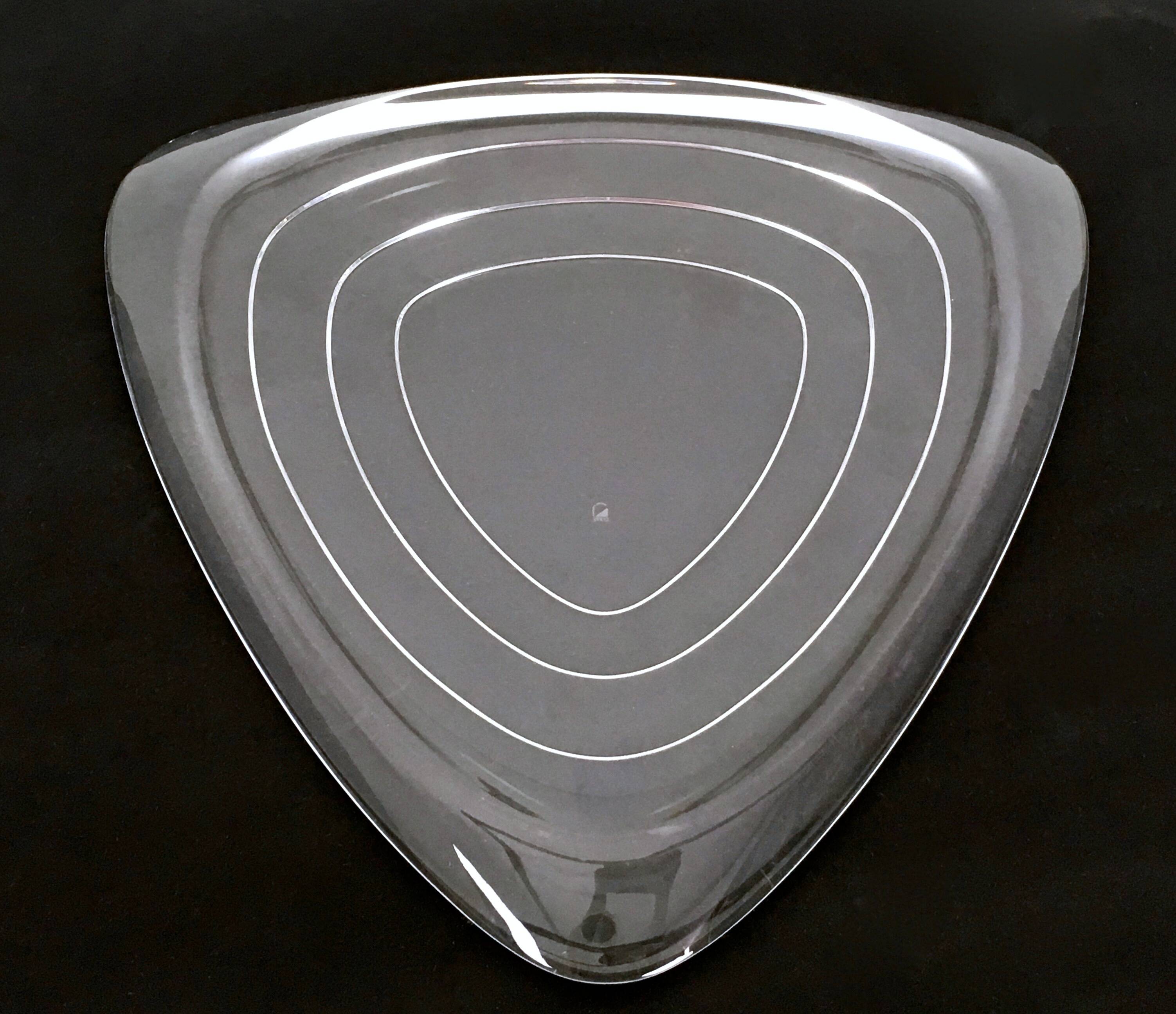 Plat de service triangulaire en verre, Italie, années 1990