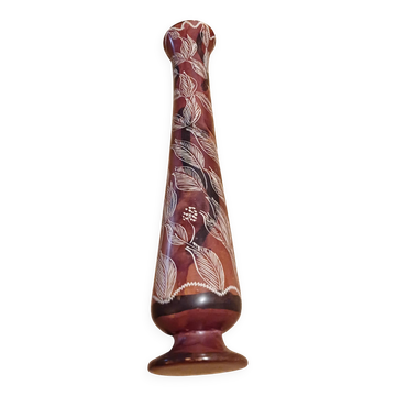 Vase soliflore en pierre gravée