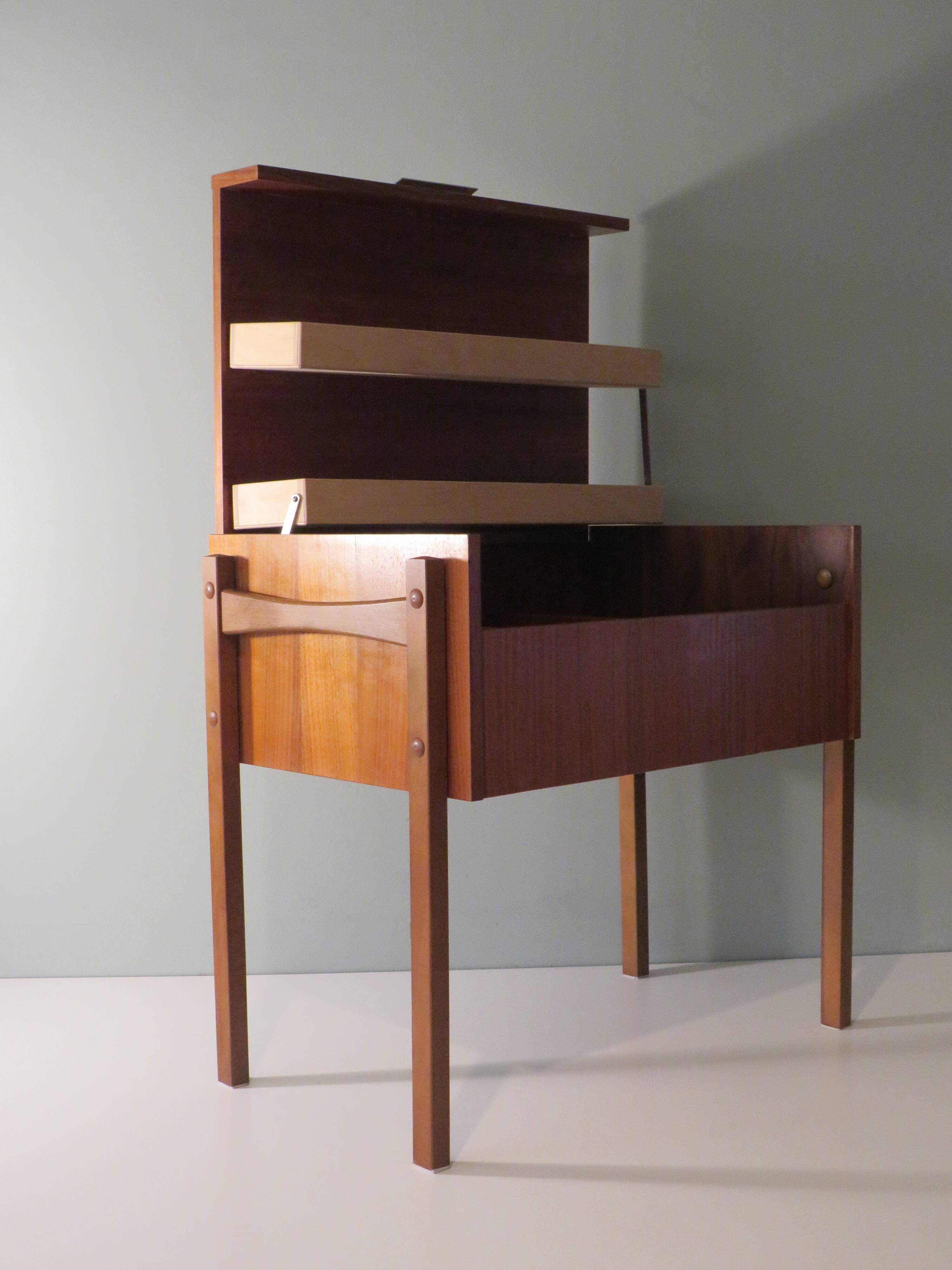Meuble à couture vintage, Scandinavie 1970