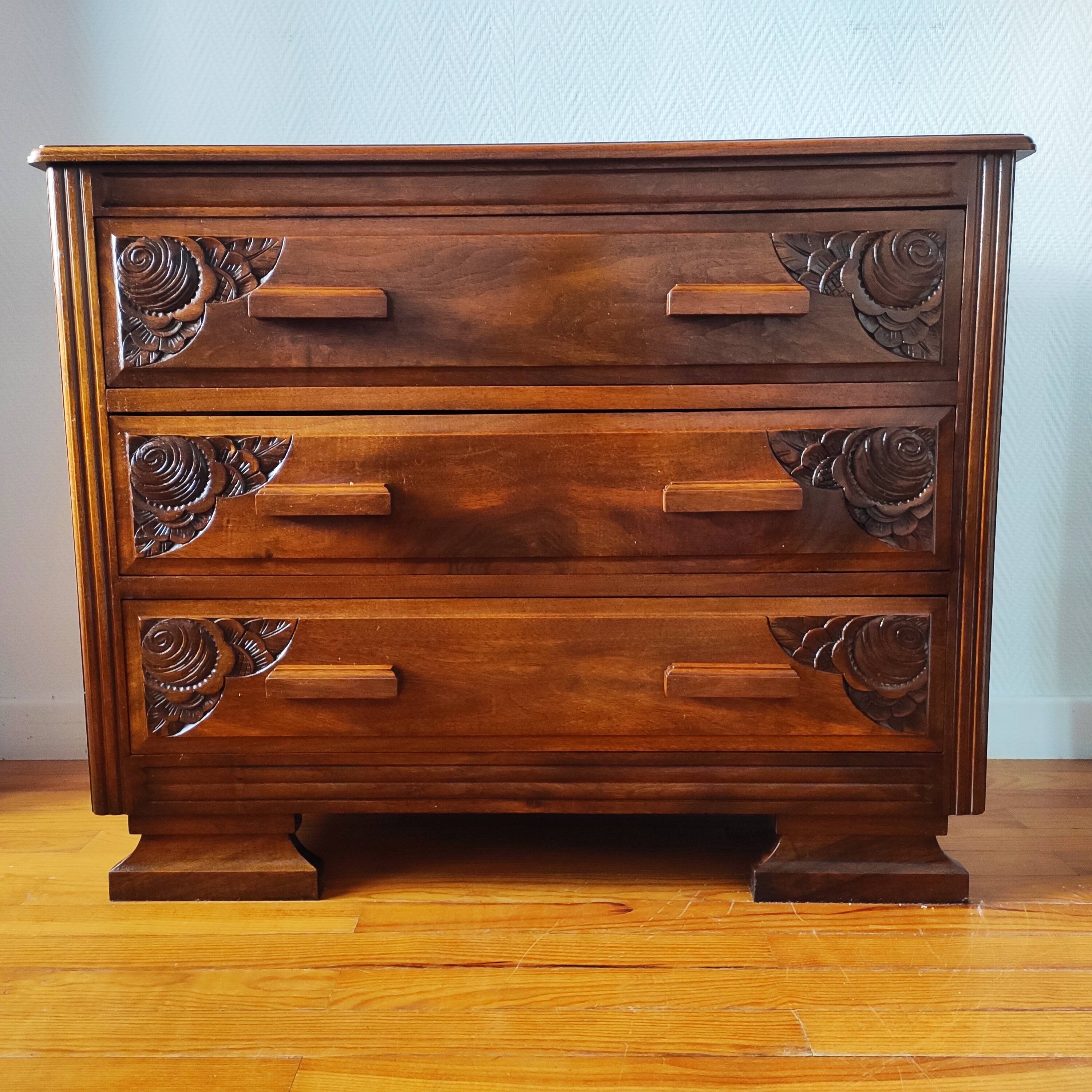 Commode Art Déco en noyer massif