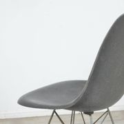 Set Of 2 Herman Miller Eames Dsr Chair Original Fiberglass Seats Modern Ret