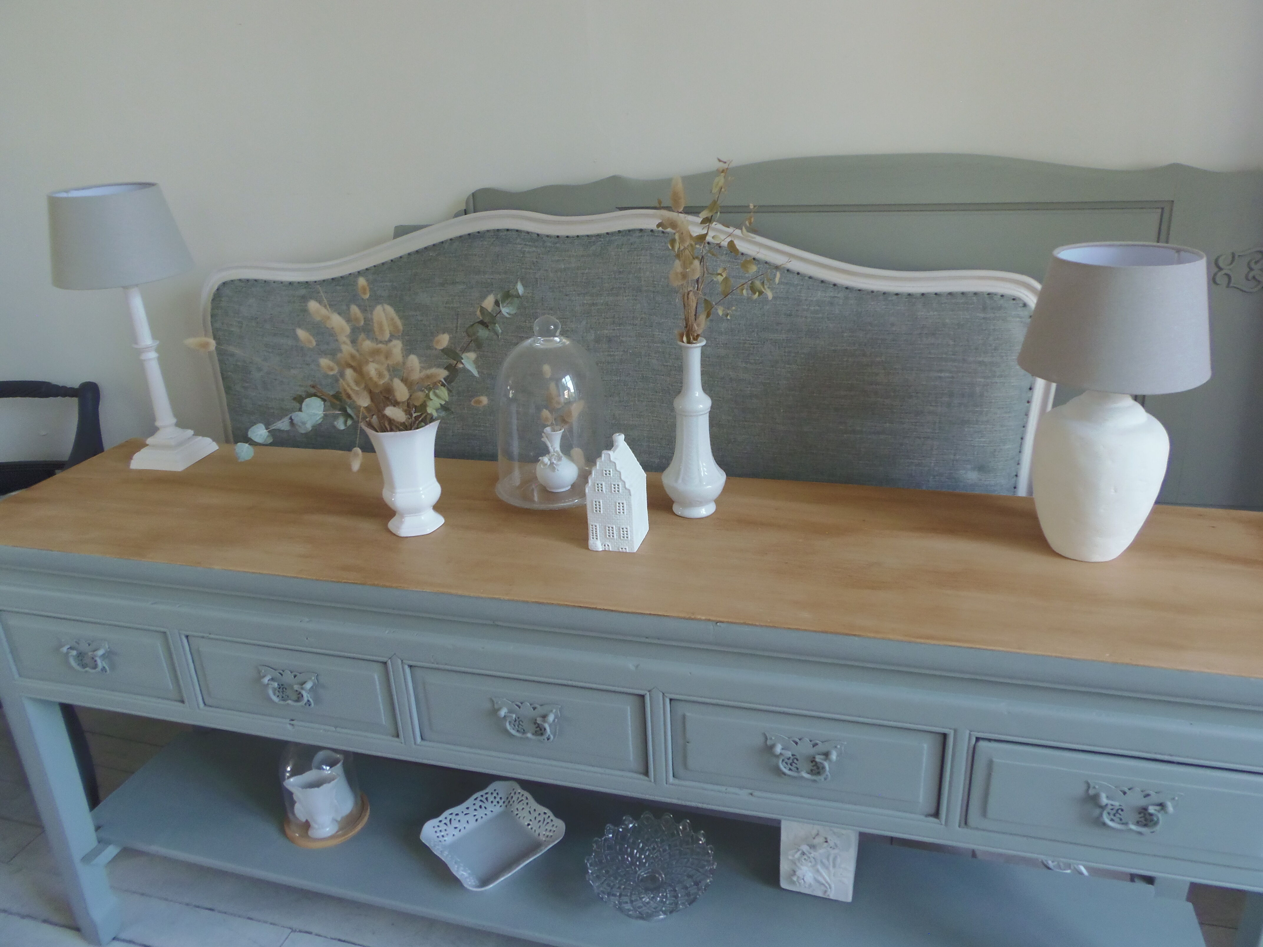 Console 5 drawers 1 re-enchanted tablet in gray green wooden top