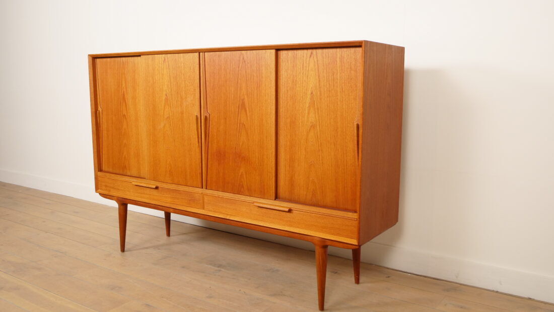 Vintage cabinet | Danish design | sliding doors | Gunni Omann | 180 cm