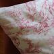 Paire Coussins Toile de Jouy rose ancienne