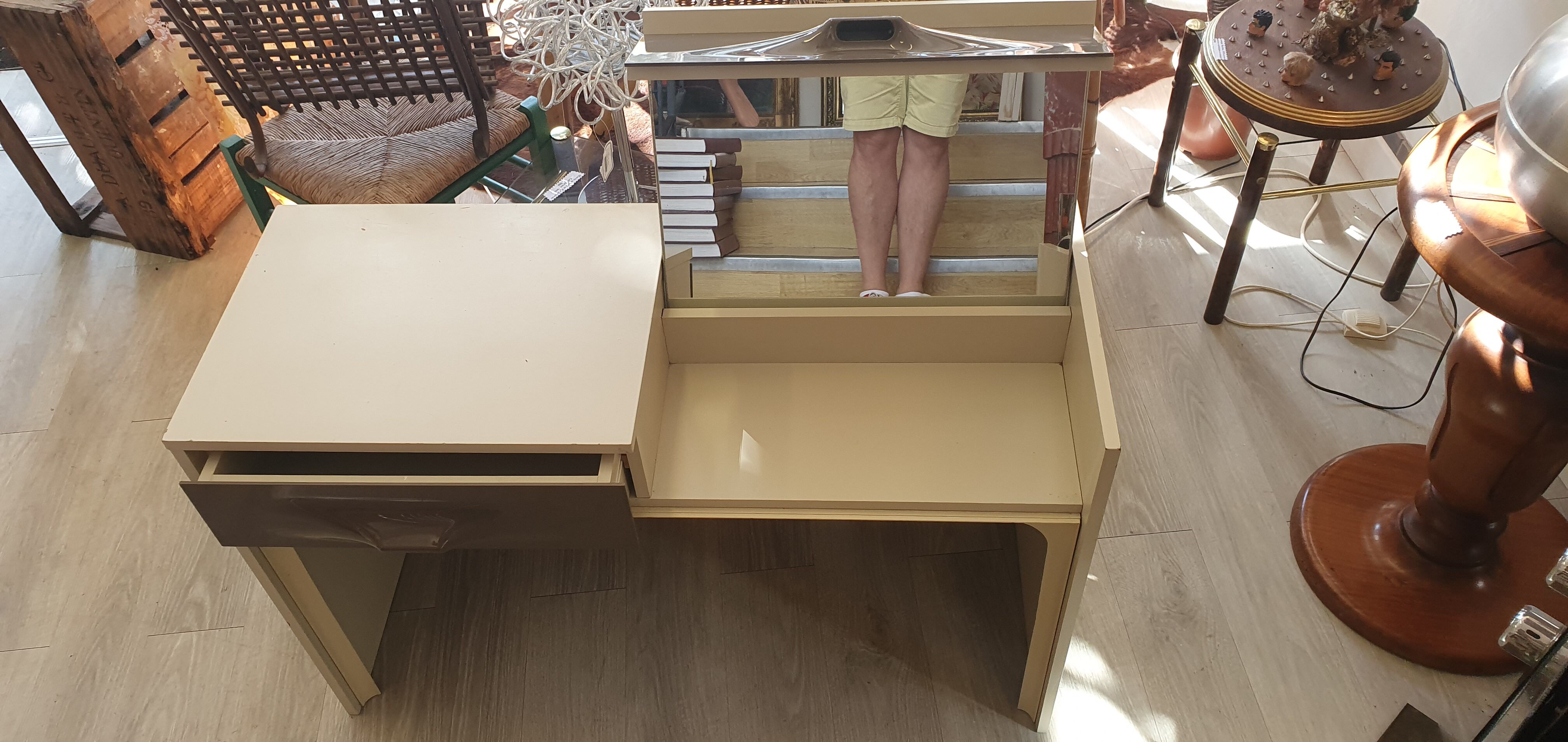Dressing table series DF2000 by Raymond Loewy editions Doubinski 1960