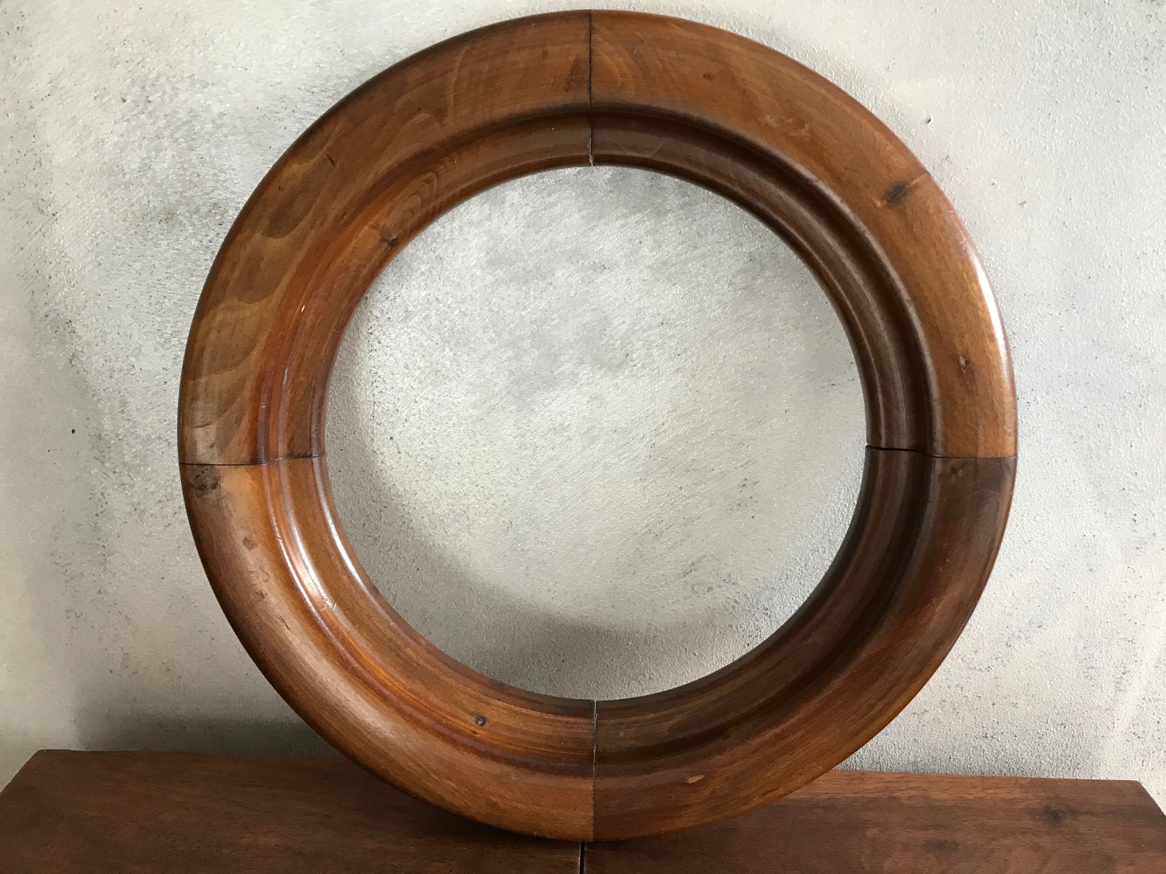 Wooden round frame