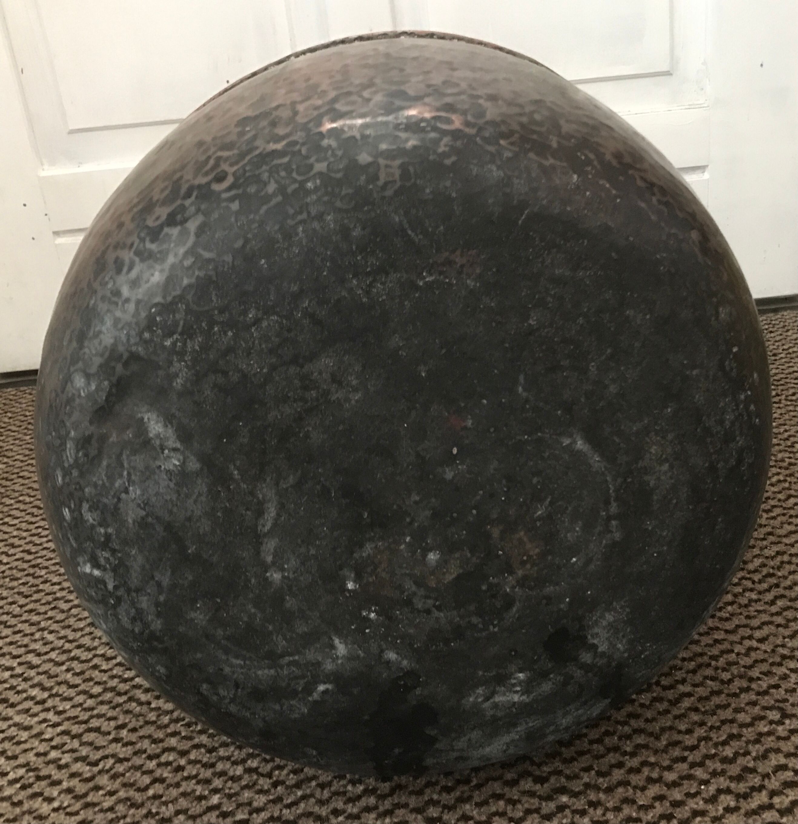 Jar jug with old coves in hammered copper middle east deco xixème