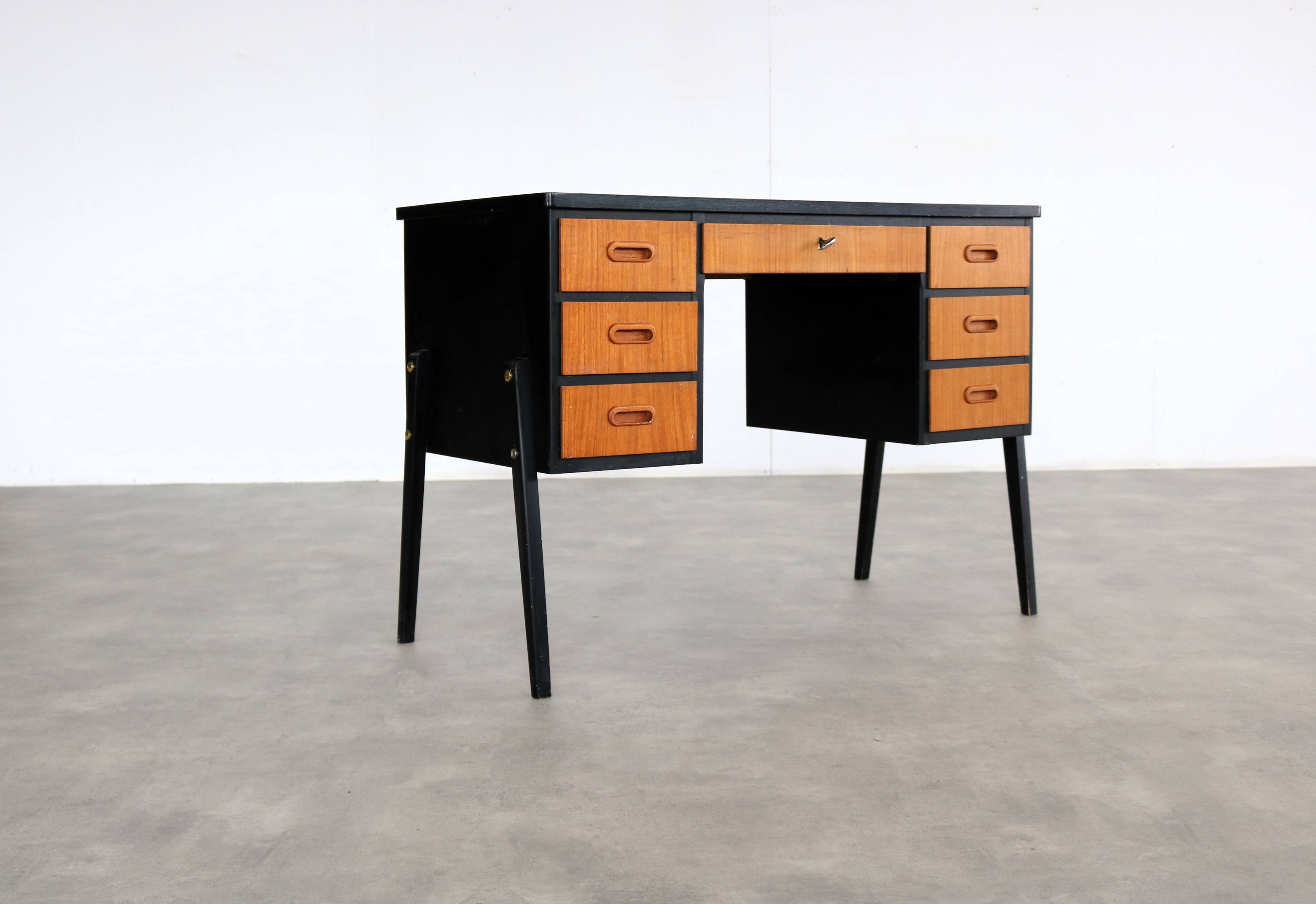Vintage desk | desk | 60s | sweden