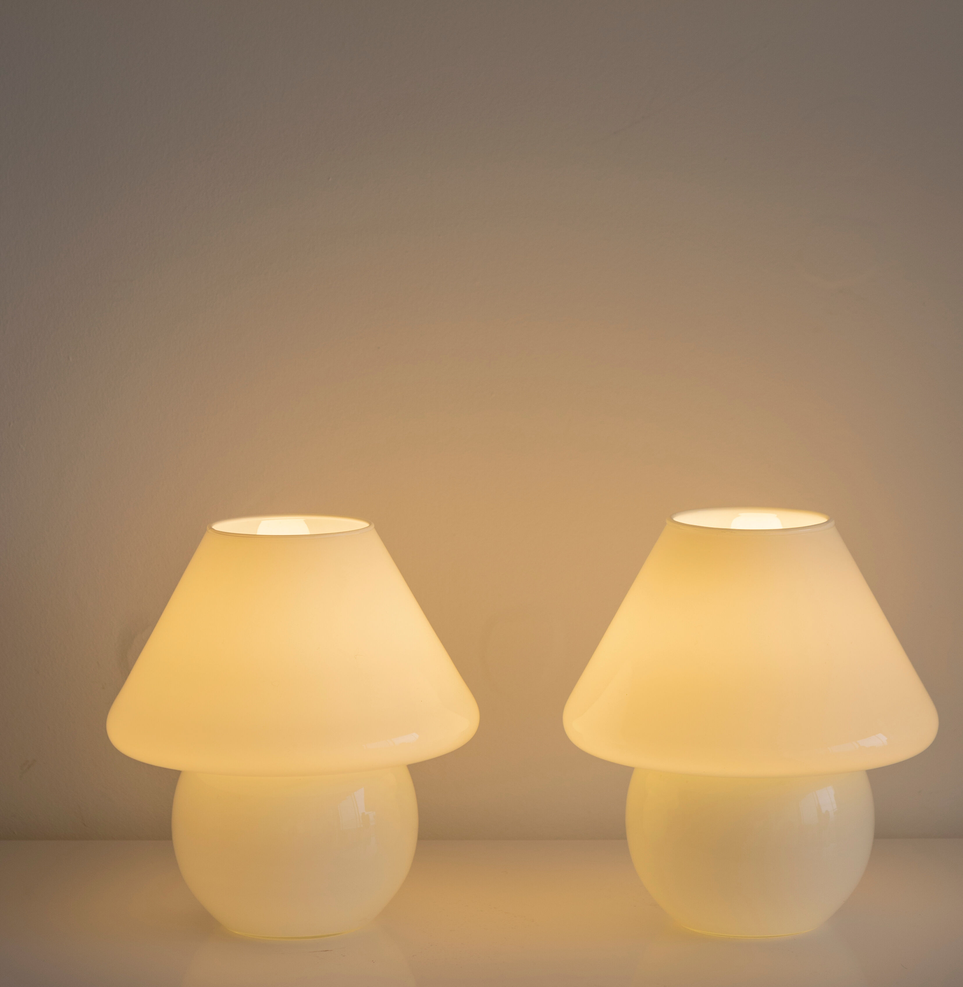 Paire de lampes vintage champignon en verre soufflé