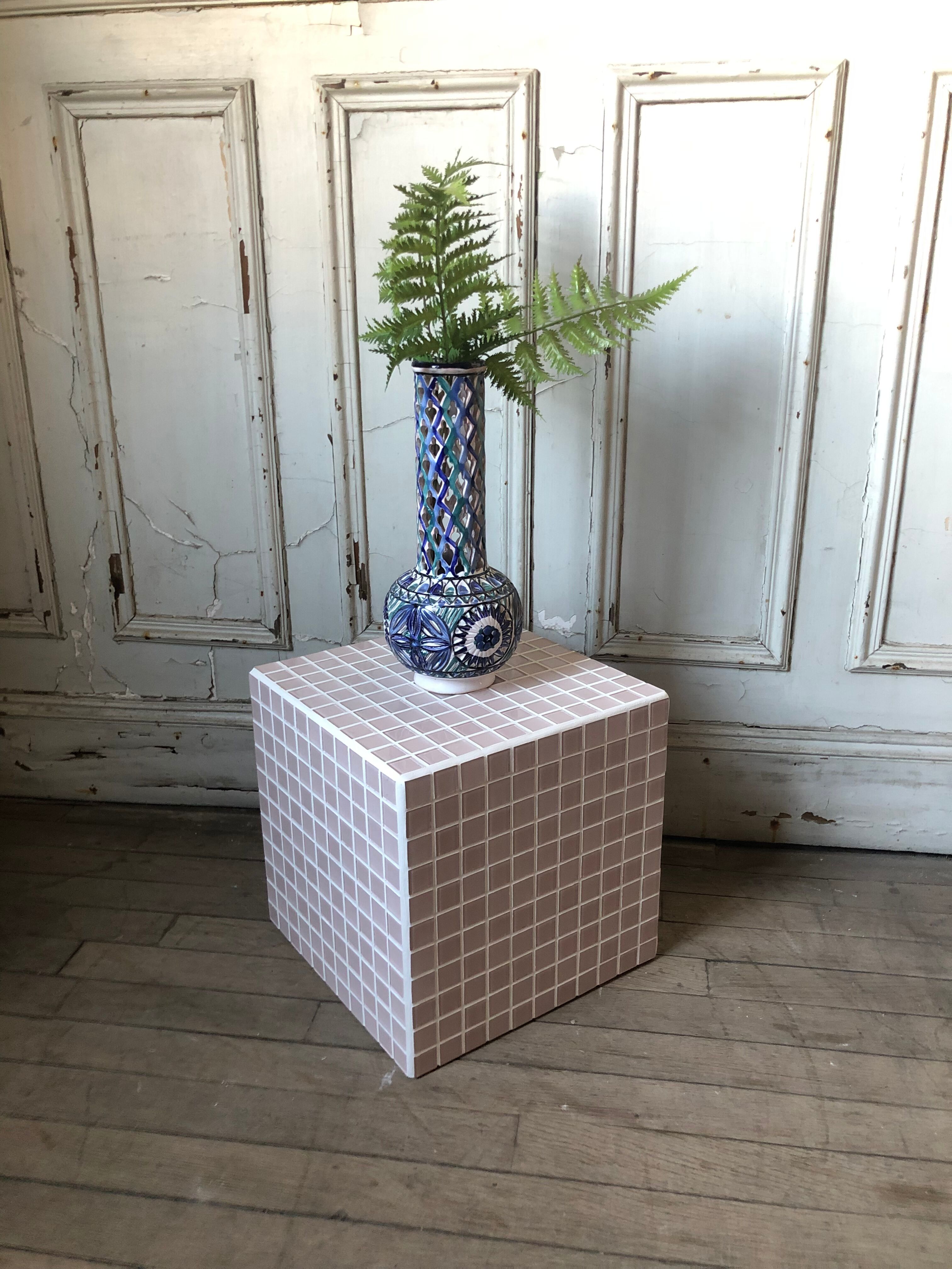 Cube tile / pink mosaic