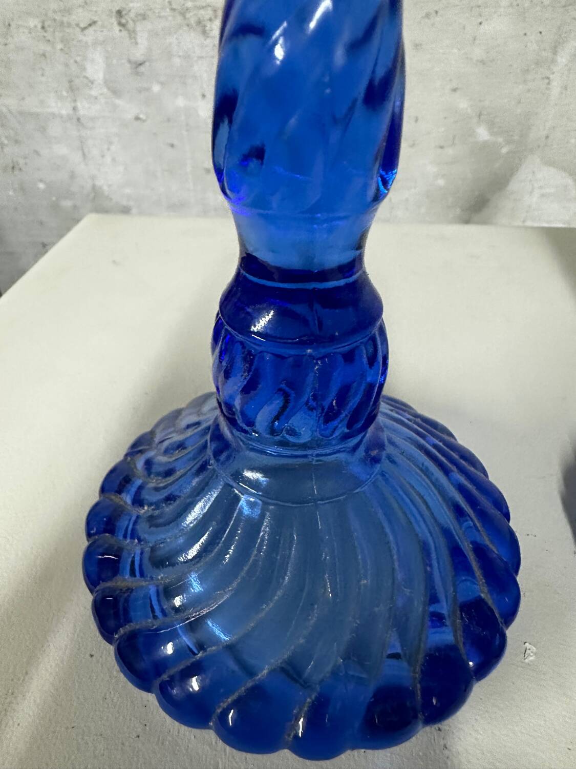 Pair of vintage cobalt blue twisted glass candlesticks h 24.5 cm