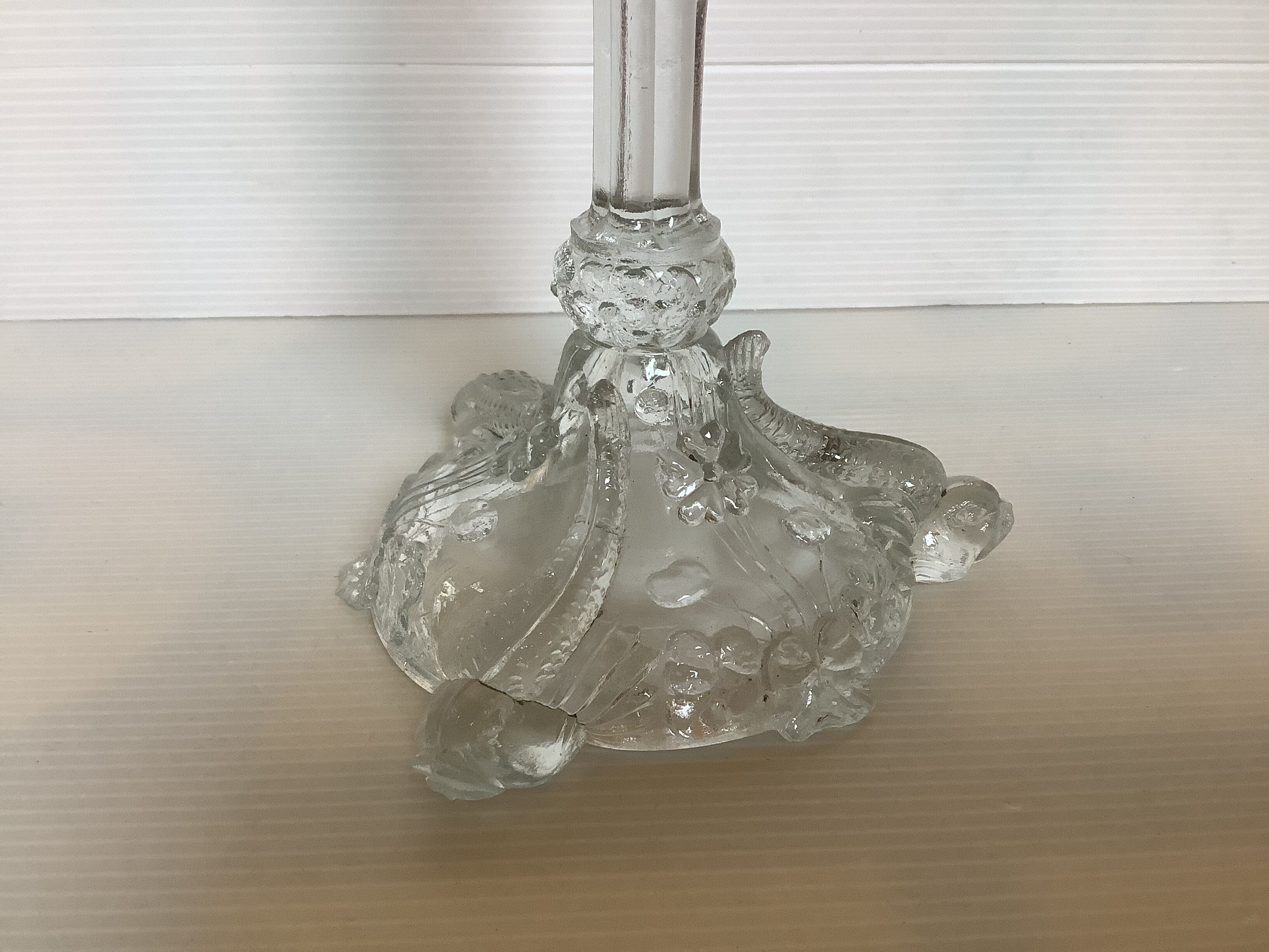 Molded glass candle holder thick fish and flowers