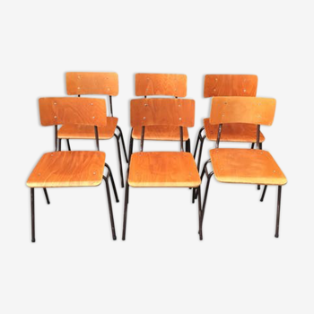 Lot of 6 school chairs