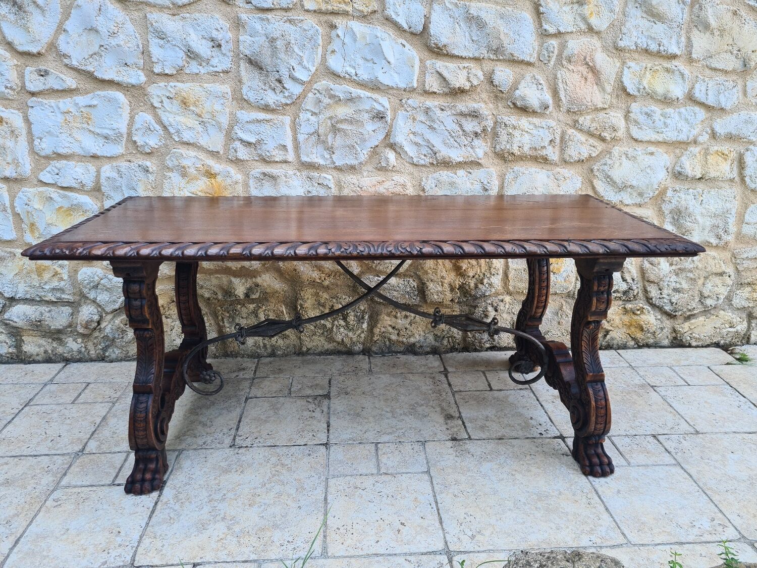 Table espagnole en chêne massif sculpté et fer forgé