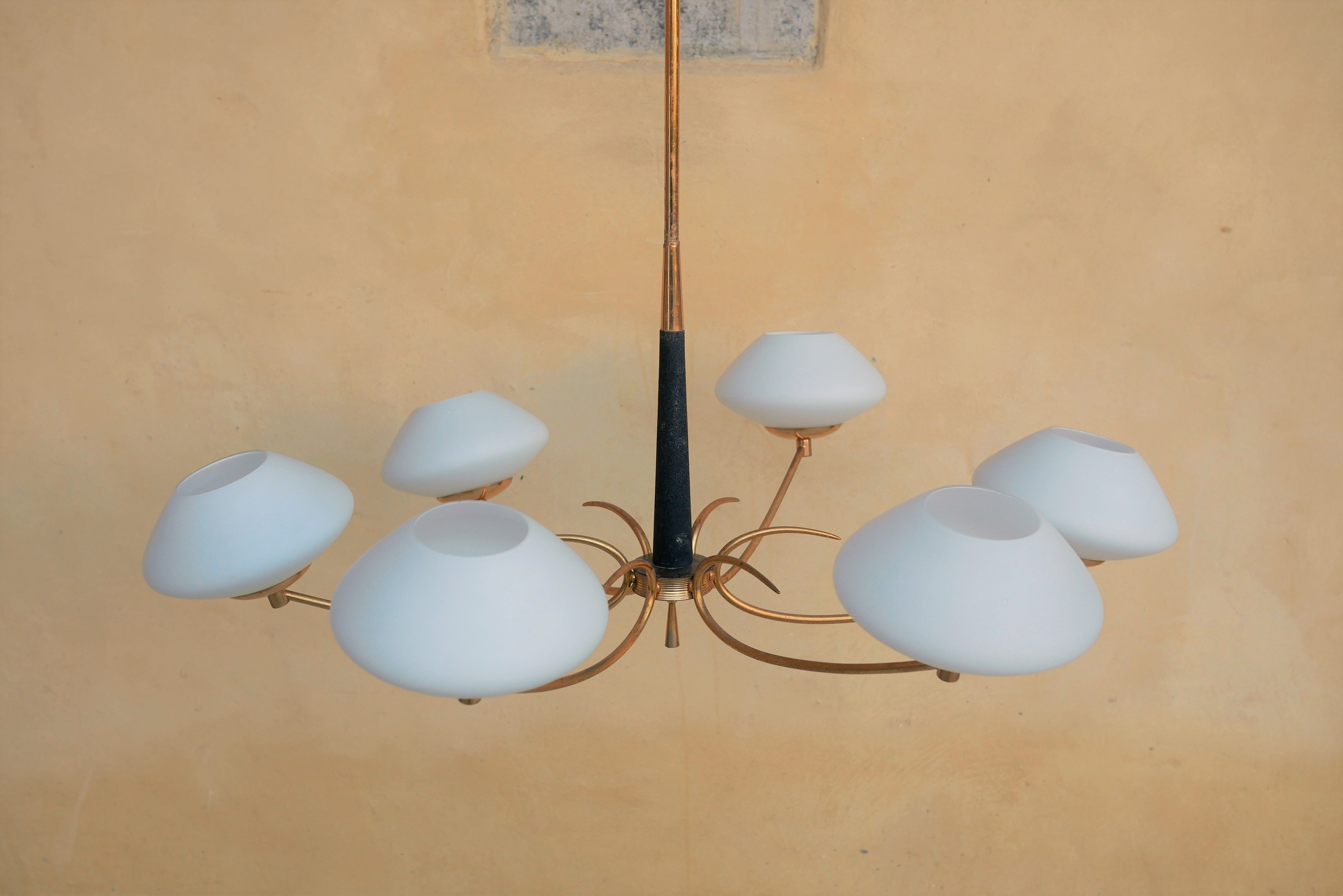 Lustre vintage 6 feux opaline et laiton doré