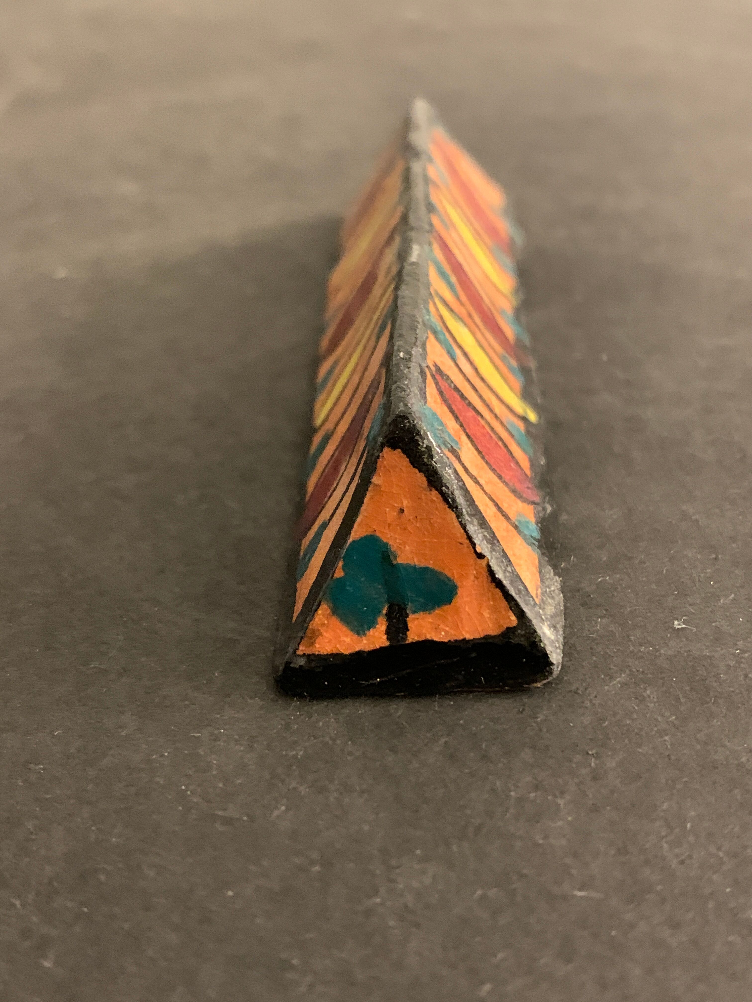 12 carries polychrome ceramic knives