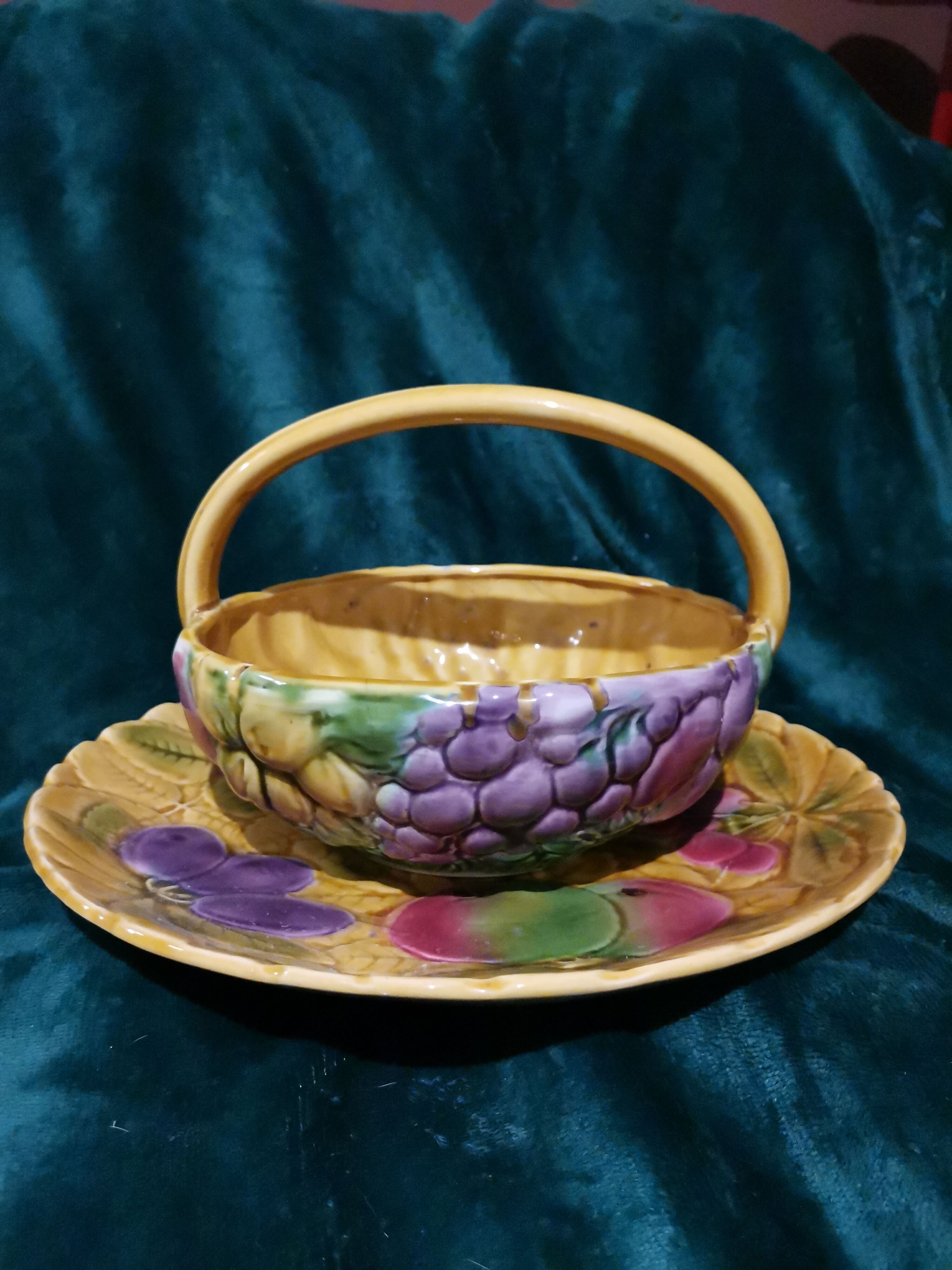 Set basket and dish Barbotine fruits Sarreguemines