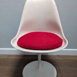 Set of 8 chairs and 10 Saarinen Tulip armchairs from 1968.