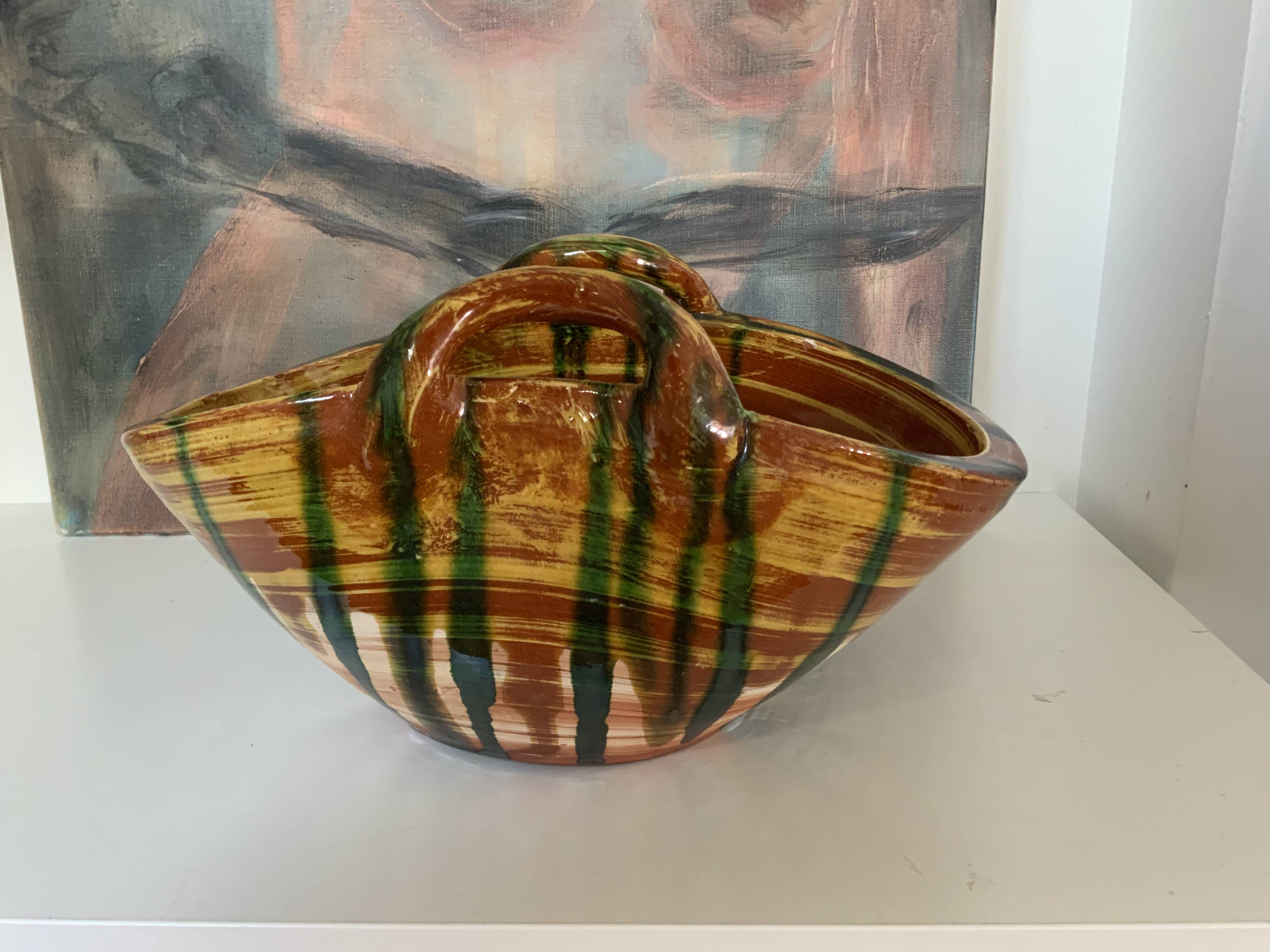 Ceramic trash basket