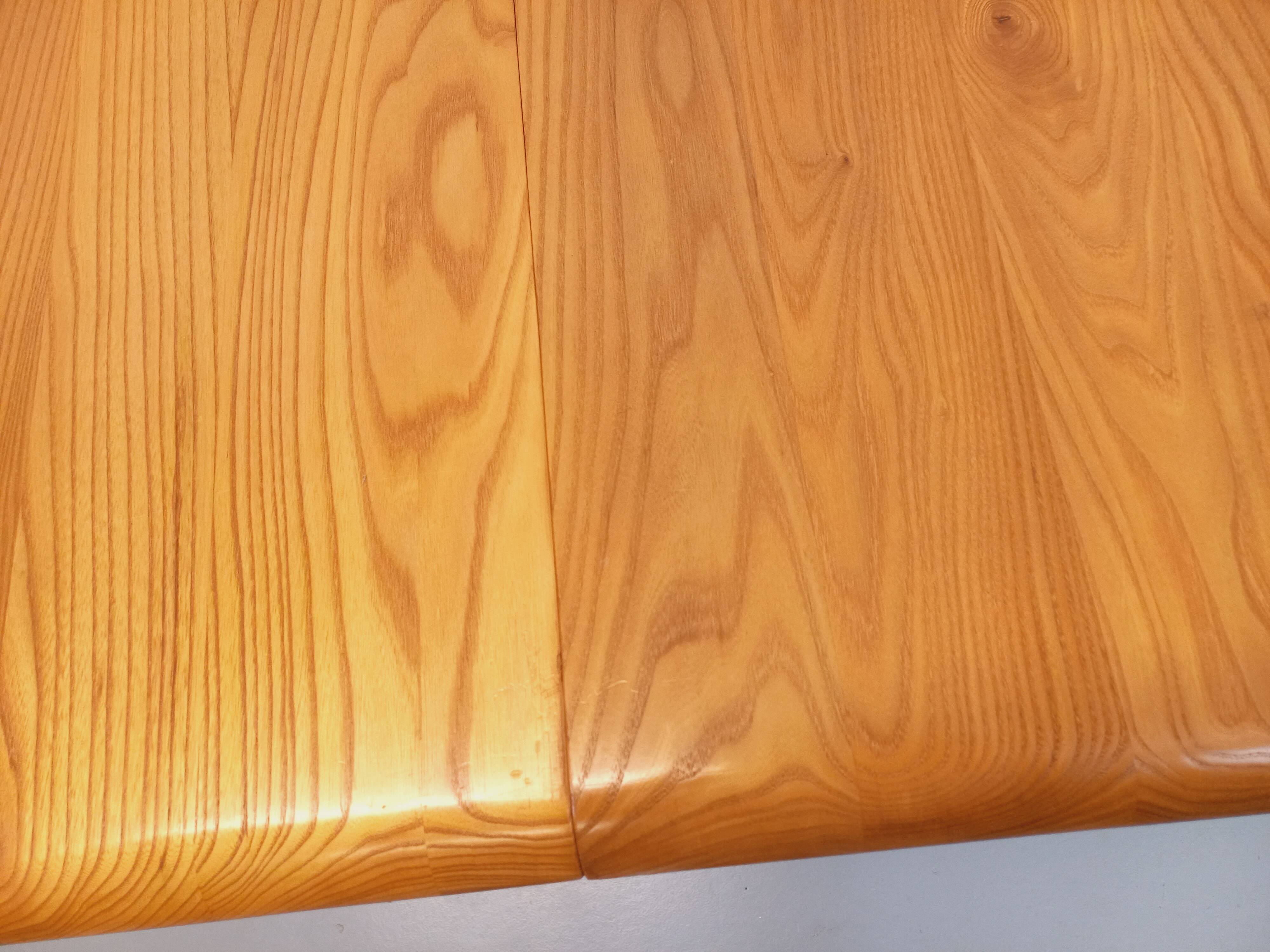 Table à manger ronde vintage Seltz des années 70 80 en orme blond massif