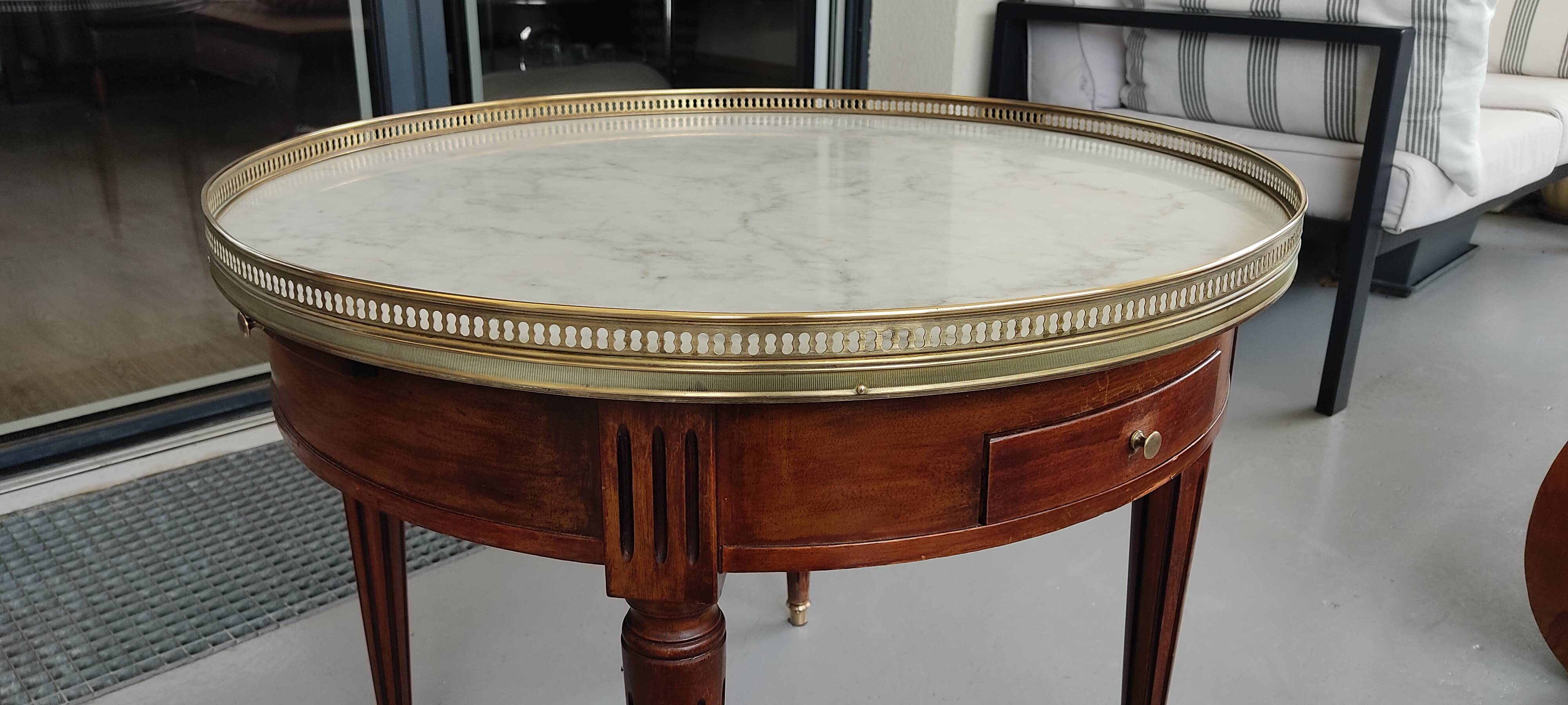 Hot water bottle coffee table