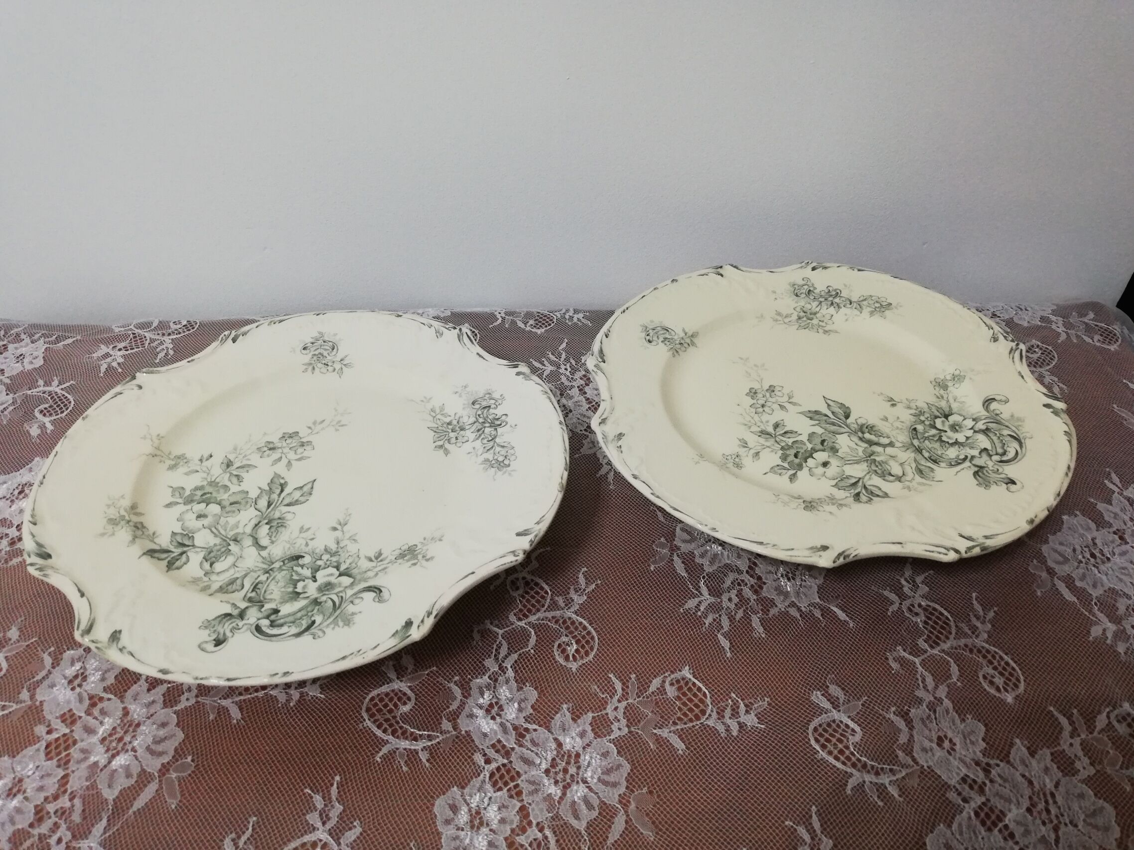 Fruit dishes or stews in iron earth Gien