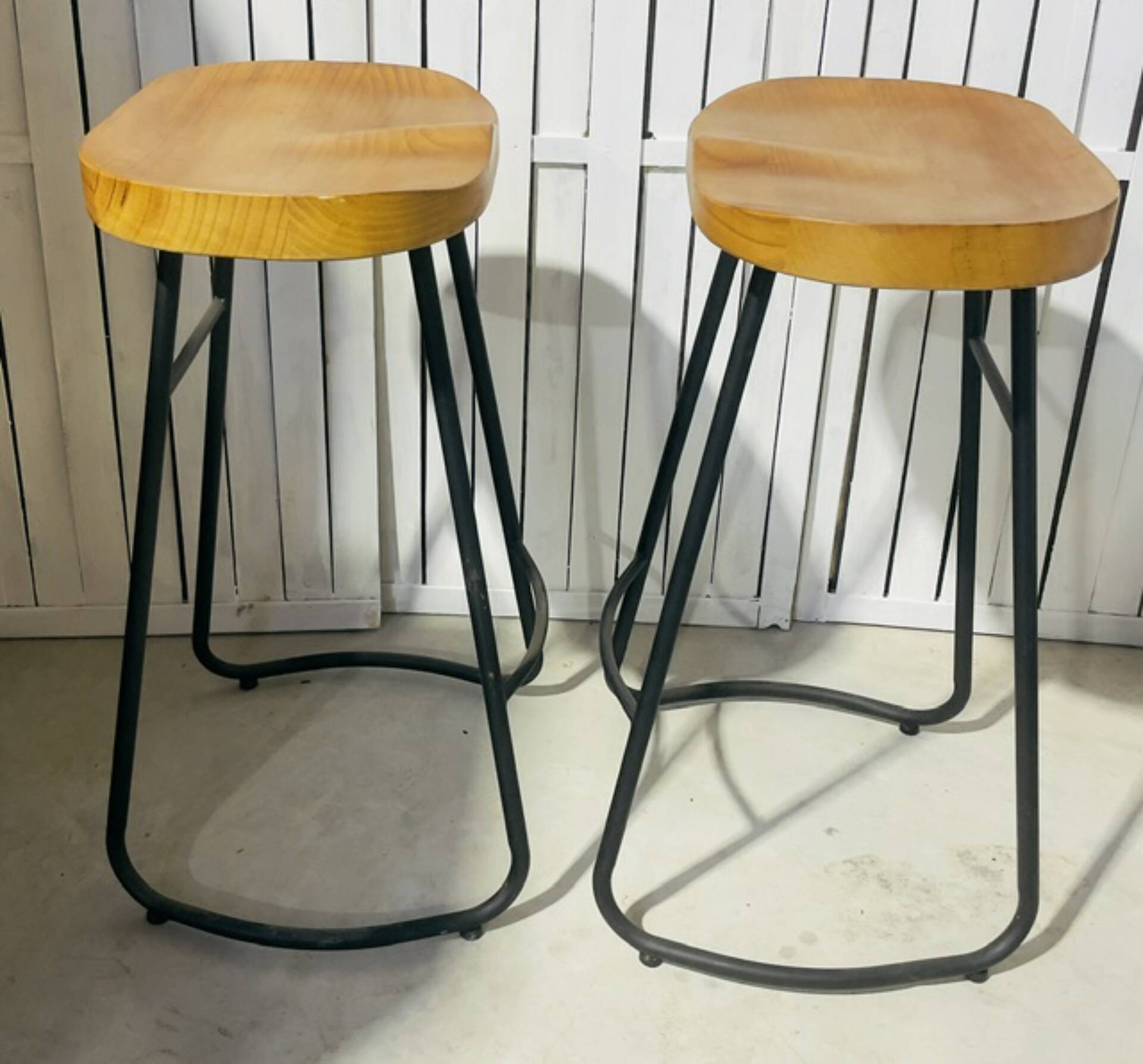 Modern and elegant bar stools